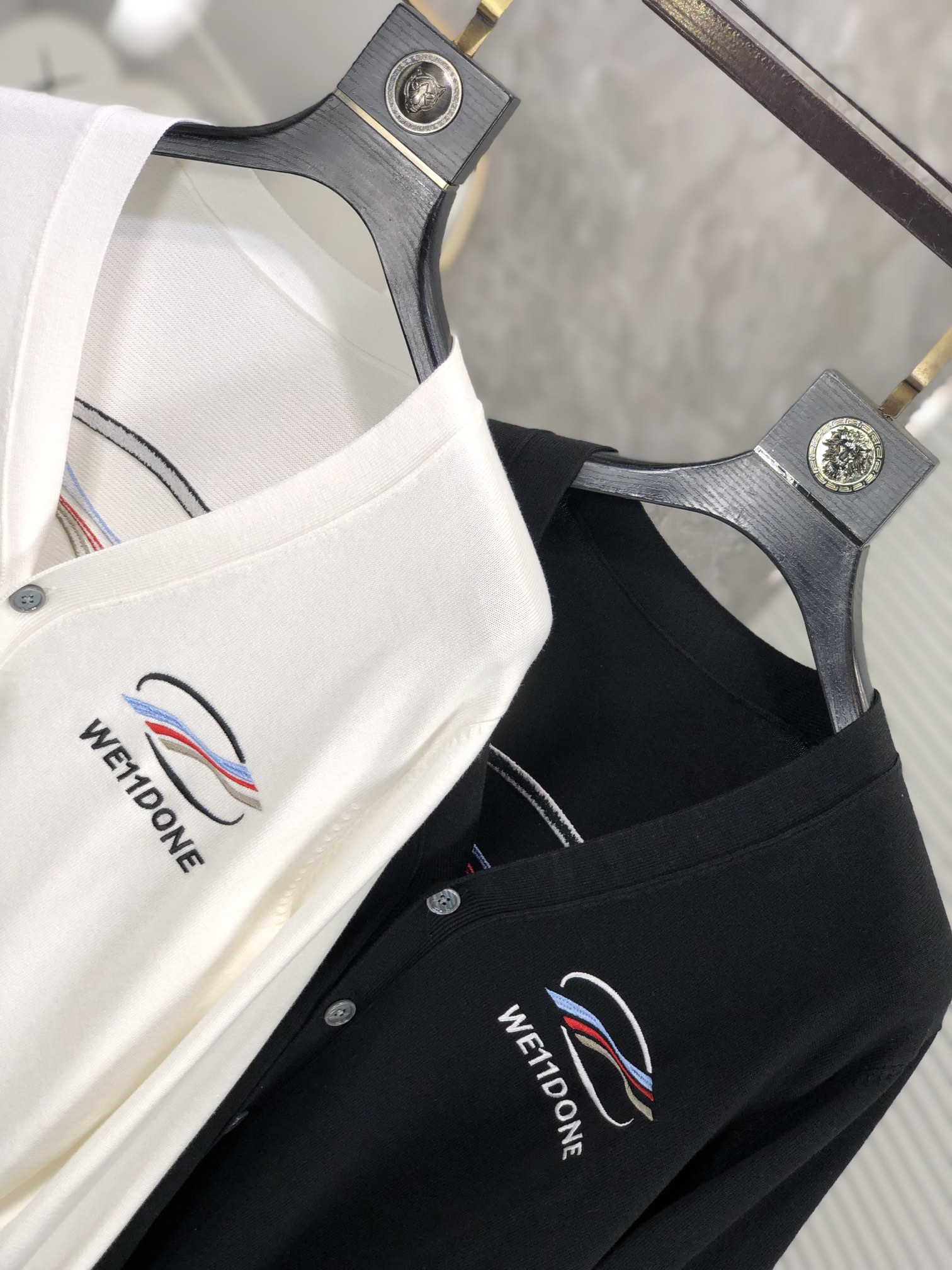       。   w11。24秋冬新款针织羊毛衫，专柜同步发售！定制专属羊毛🐑面料，从容百搭，档次极高
