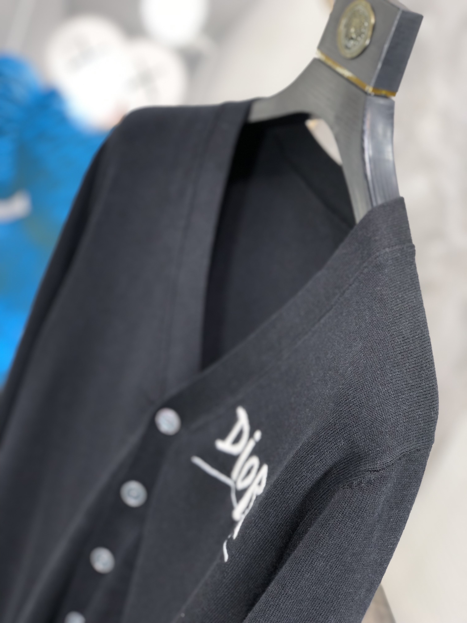       。 。Dior。24秋冬新款针织羊毛衫，专柜同步发售！定制专属羊毛🐑面料，从容百搭，档次极高
