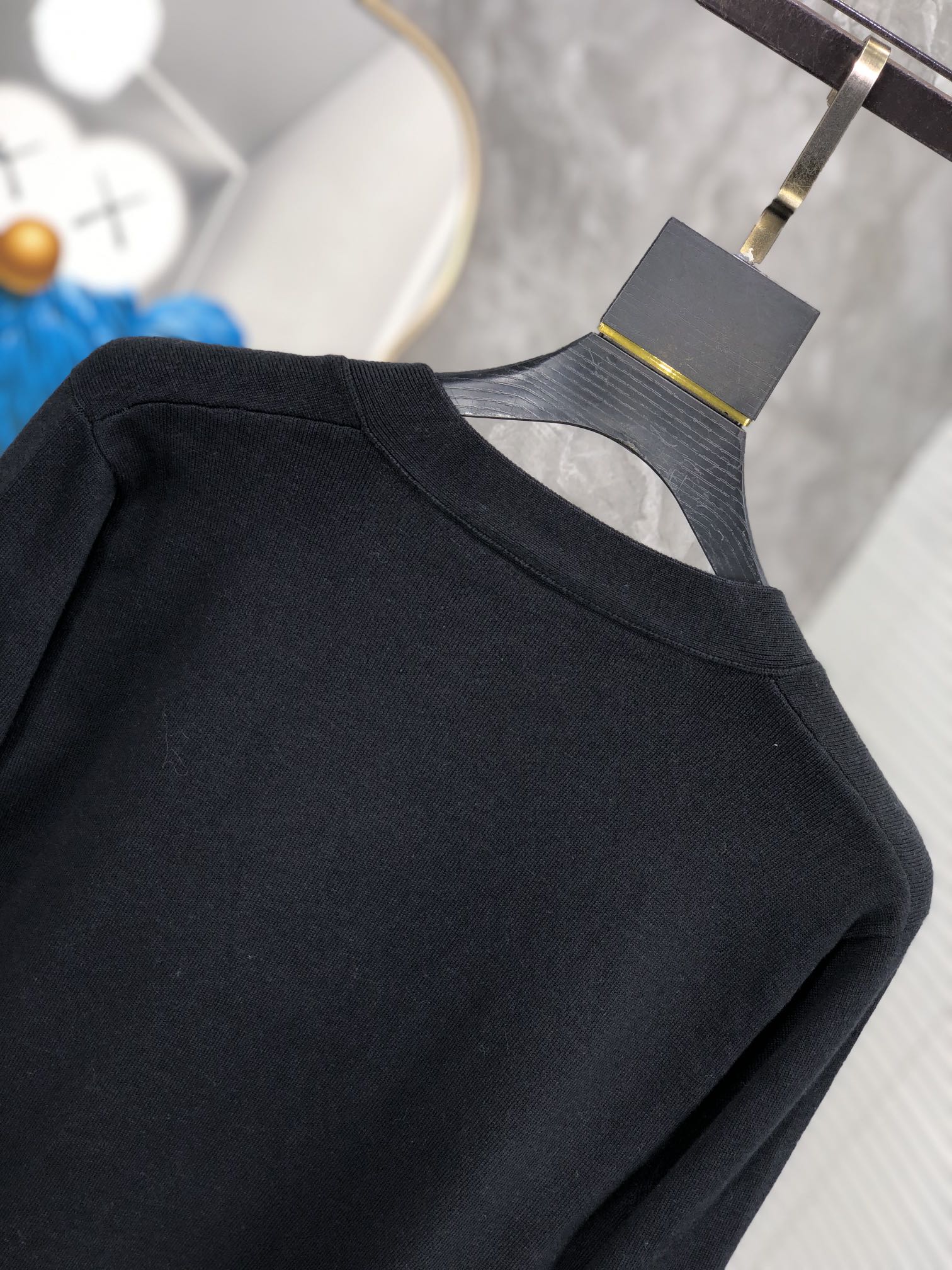       。 。Dior。24秋冬新款针织羊毛衫，专柜同步发售！定制专属羊毛🐑面料，从容百搭，档次极高
