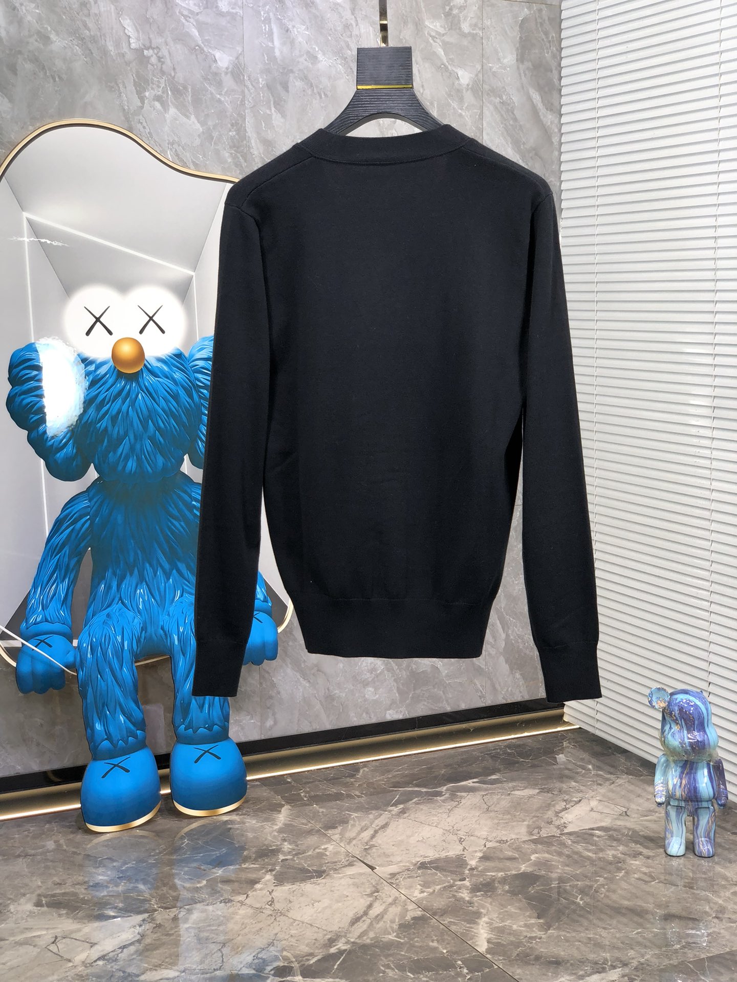       。 。Dior。24秋冬新款针织羊毛衫，专柜同步发售！定制专属羊毛🐑面料，从容百搭，档次极高