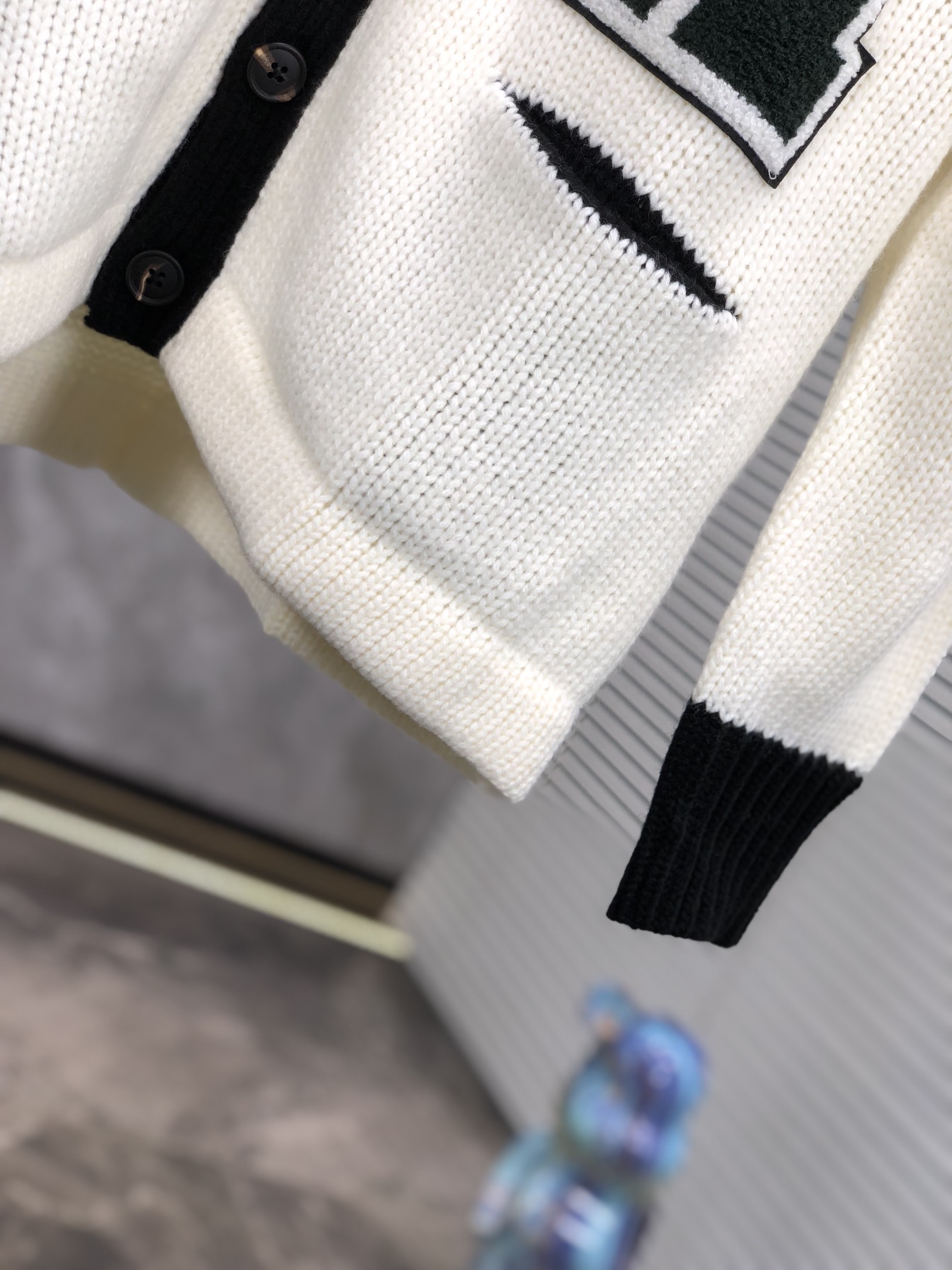       。 。miumiu。24秋冬新款针织羊毛衫，专柜同步发售！定制专属羊毛🐑面料，从容百搭，档次