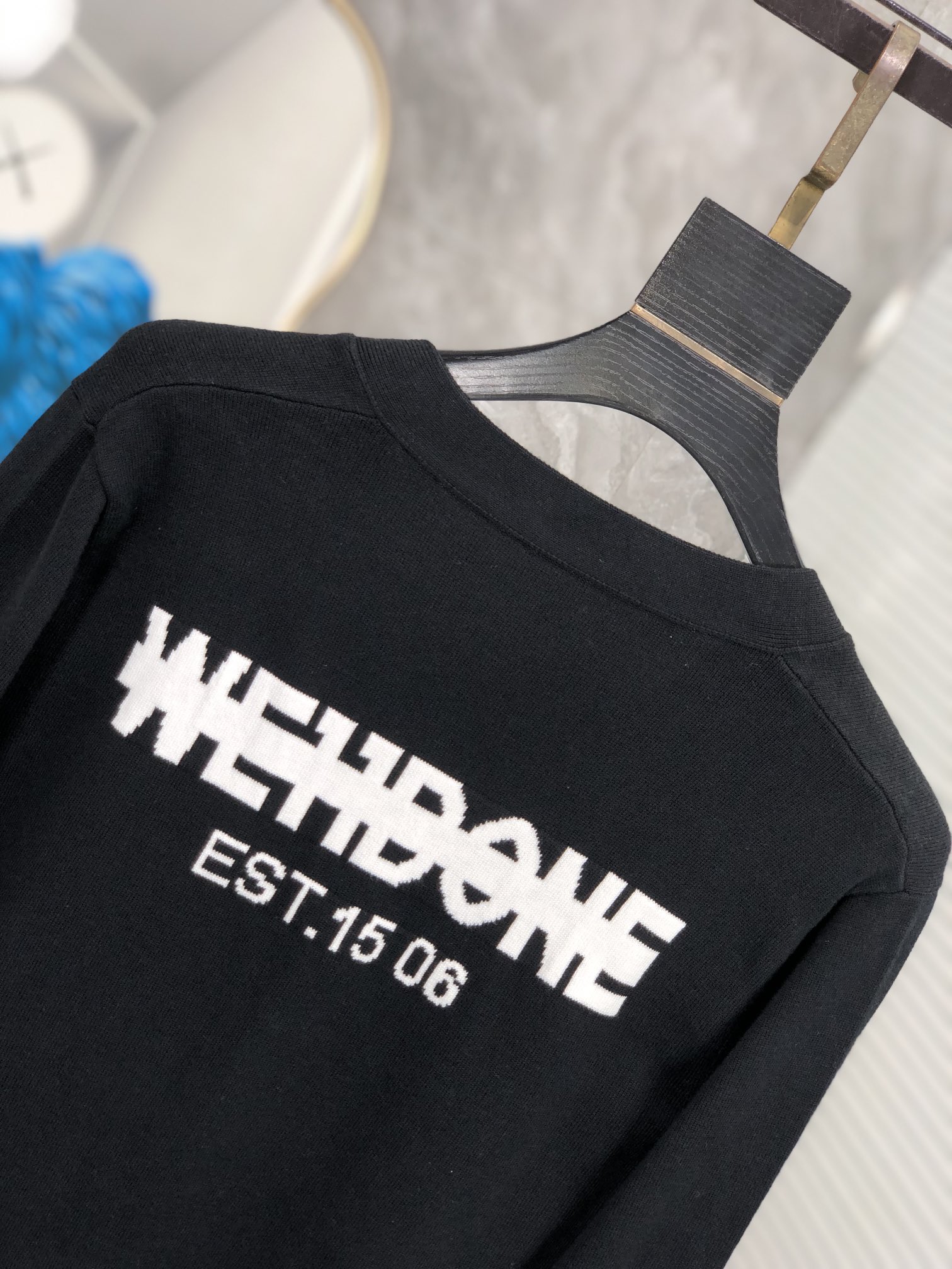       。 。w11。24秋冬新款针织羊毛衫，专柜同步发售！定制专属羊毛🐑面料，从容百搭，档次极高，