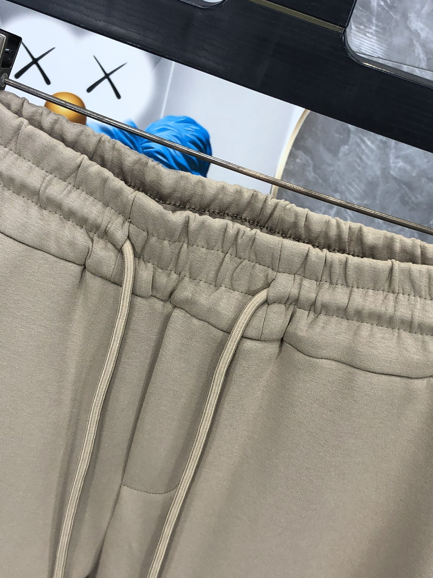  。巴宝莉 。秋冬新品。订制高品质时尚休闲裤。超级百搭款。独家定制-进口高端高密度精棉面料，w贴身舒适，