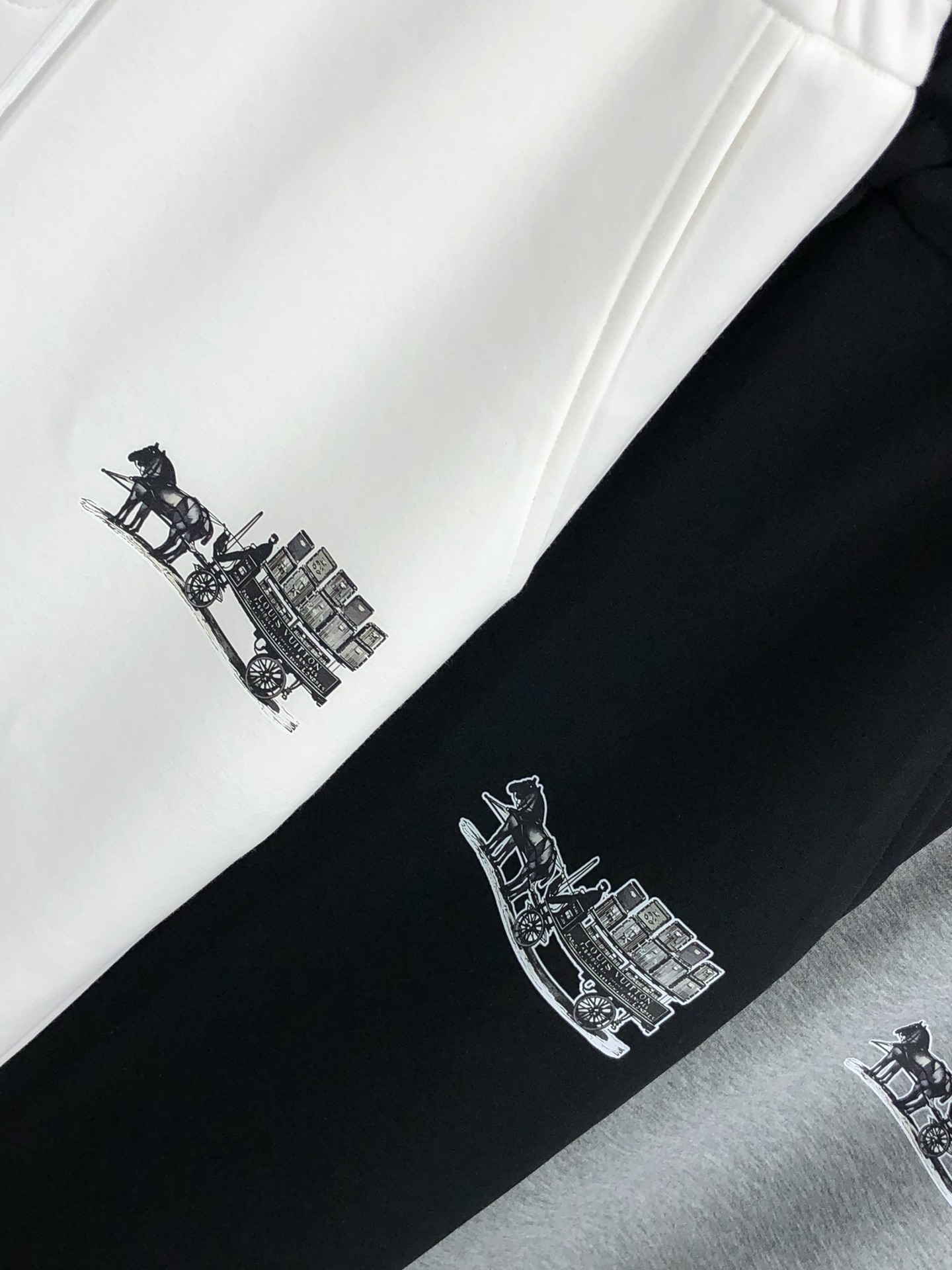  。Lv。秋冬新品。订制高品质时尚休闲裤。超级百搭款。独家定制-进口高端高密度精棉面料，w贴身舒适，超靓