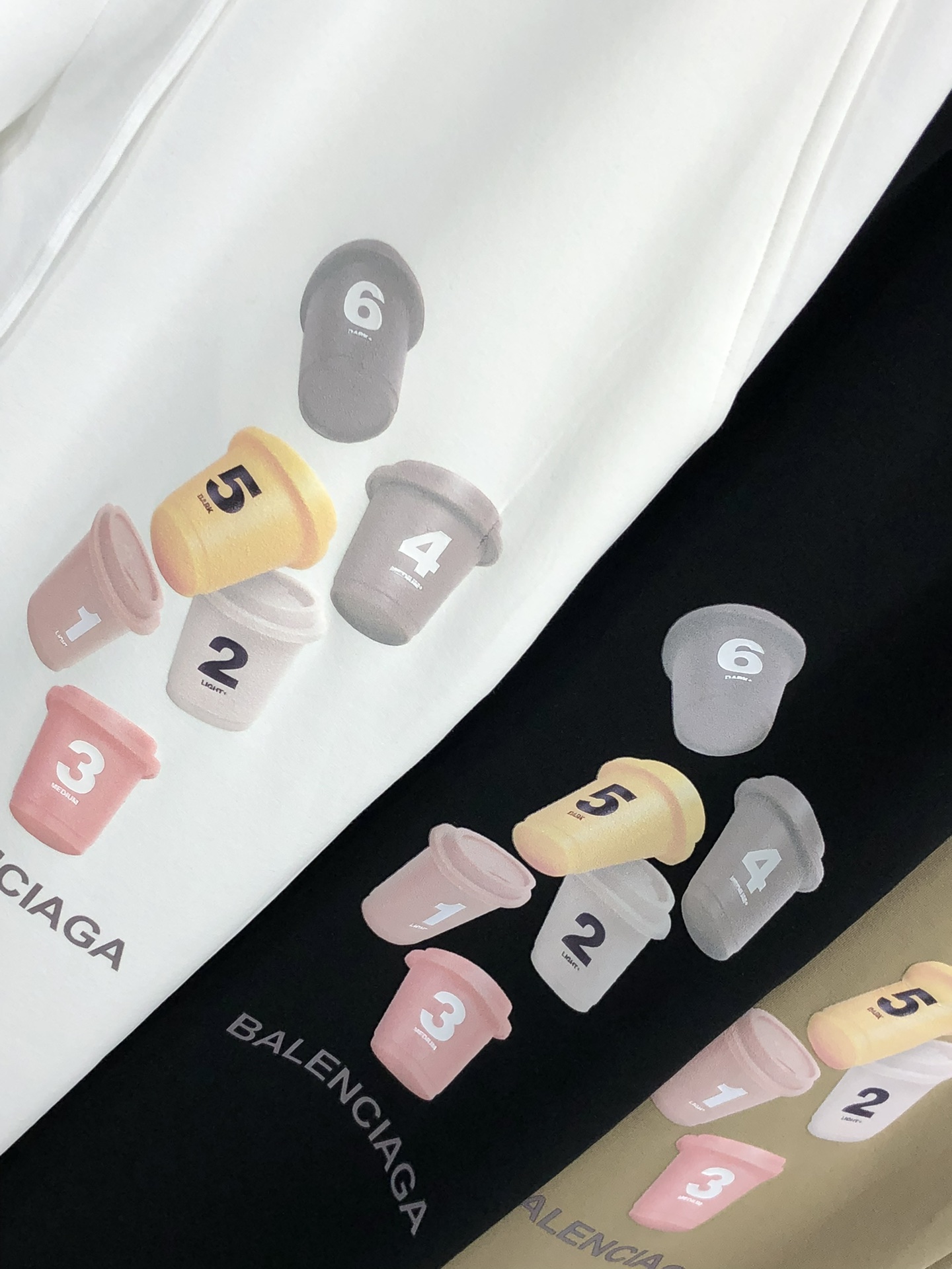  。巴黎世家。秋冬新品。订制高品质时尚休闲裤。超级百搭款。独家定制-进口高端高密度精棉面料，w贴身舒适，