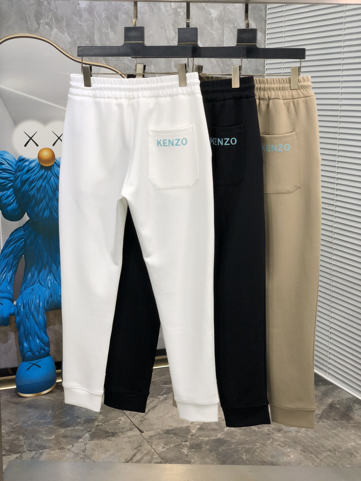  。kenzo。秋冬新品。订制高品质时尚休闲裤。超级百搭款。独家定制-进口高端高密度精棉面料，w贴身舒适