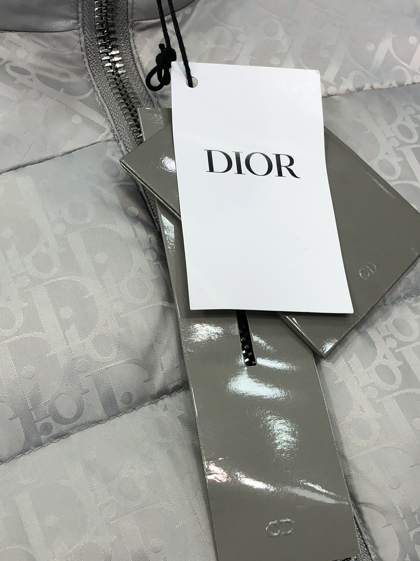 Dior2024秋冬新款羽绒服原版1:1订制五金配件全进口原版定制欢迎专柜对比绝对的高品质采用顶级95白