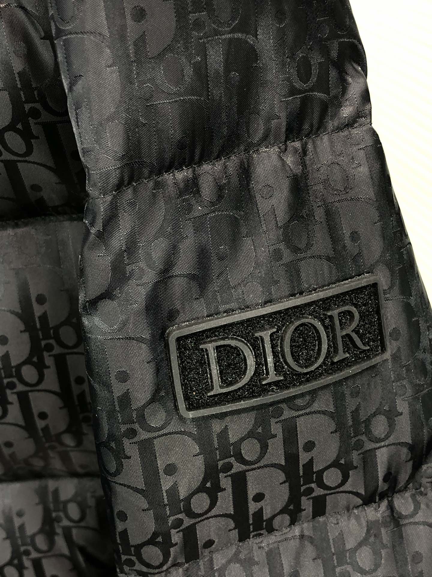 Dior2024秋冬新款羽绒服原版1:1订制五金配件全进口原版定制欢迎专柜对比绝对的高品质采用顶级95白