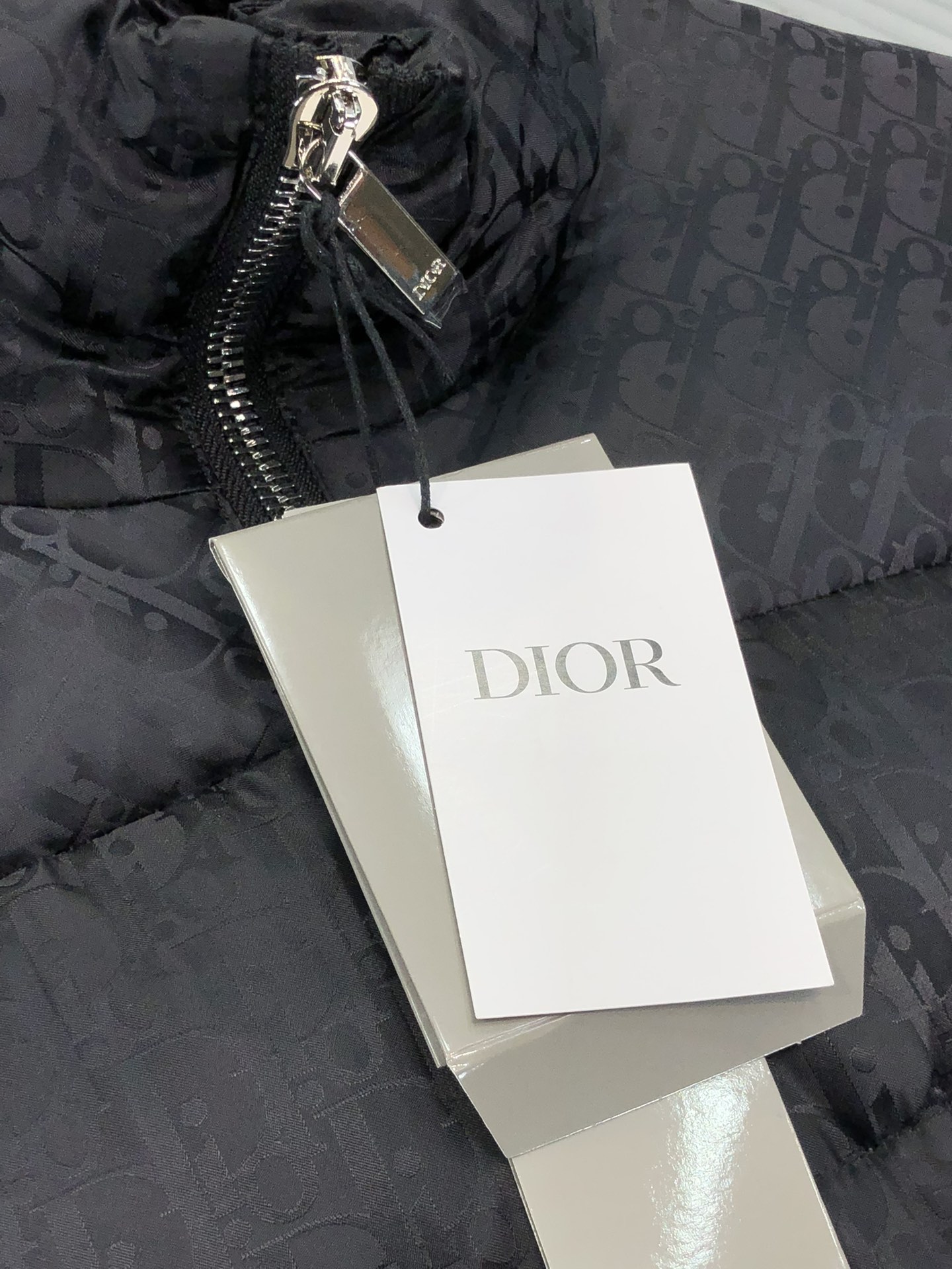 Dior2024秋冬新款羽绒服原版1:1订制五金配件全进口原版定制欢迎专柜对比绝对的高品质采用顶级95白