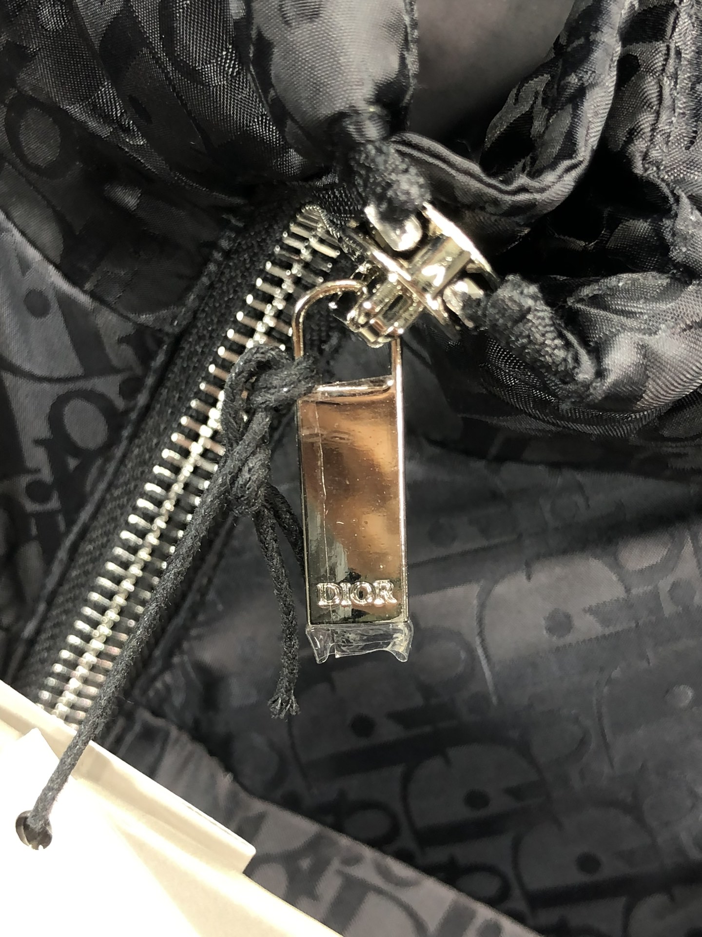 Dior2024秋冬新款羽绒服原版1:1订制五金配件全进口原版定制欢迎专柜对比绝对的高品质采用顶级95白