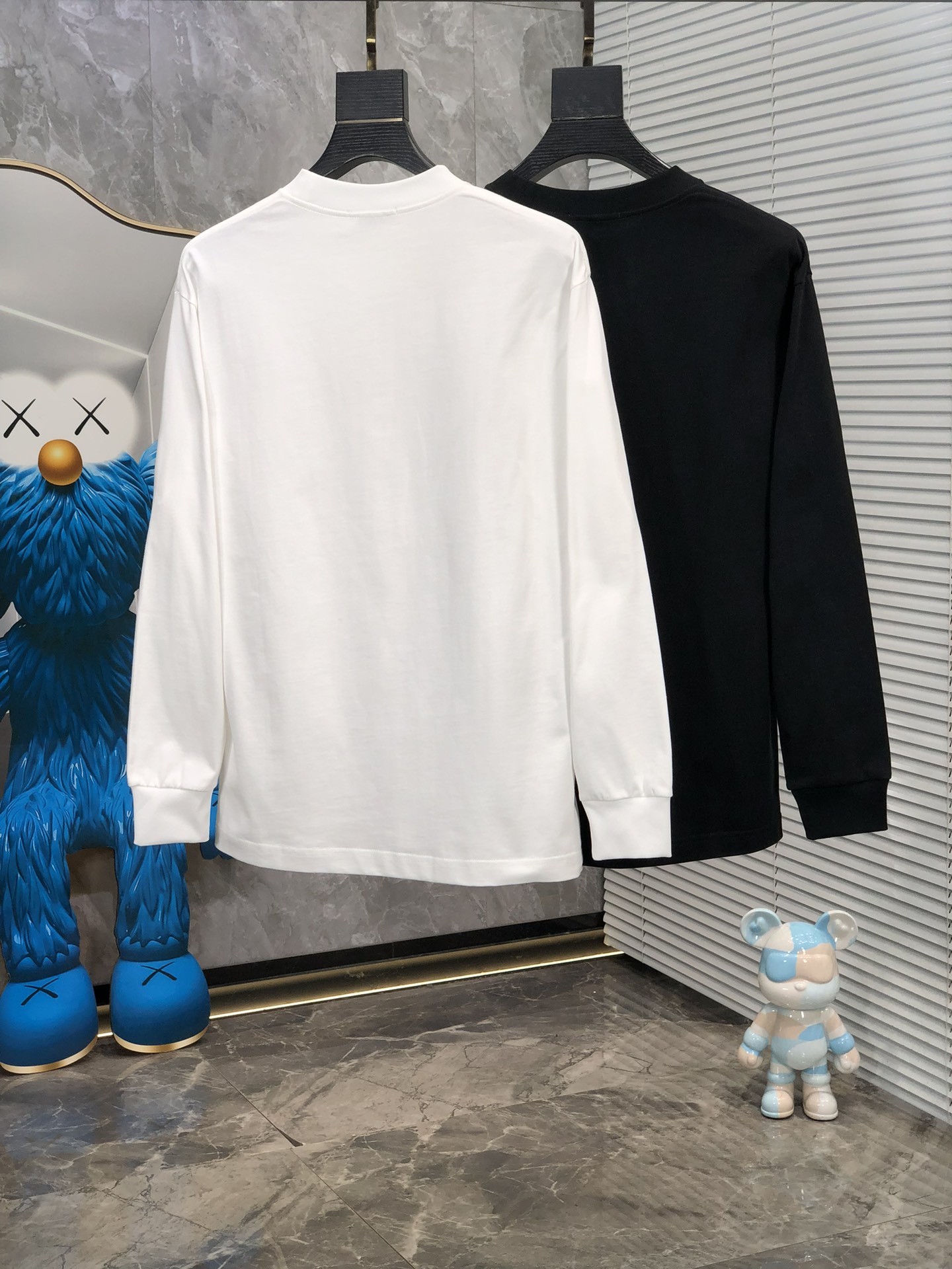  。D&G 。Ss秋冬单季长袖特供纯棉长T，基础衣橱神器， 休闲百搭必备款）做工走线质感一流，b常规欧货