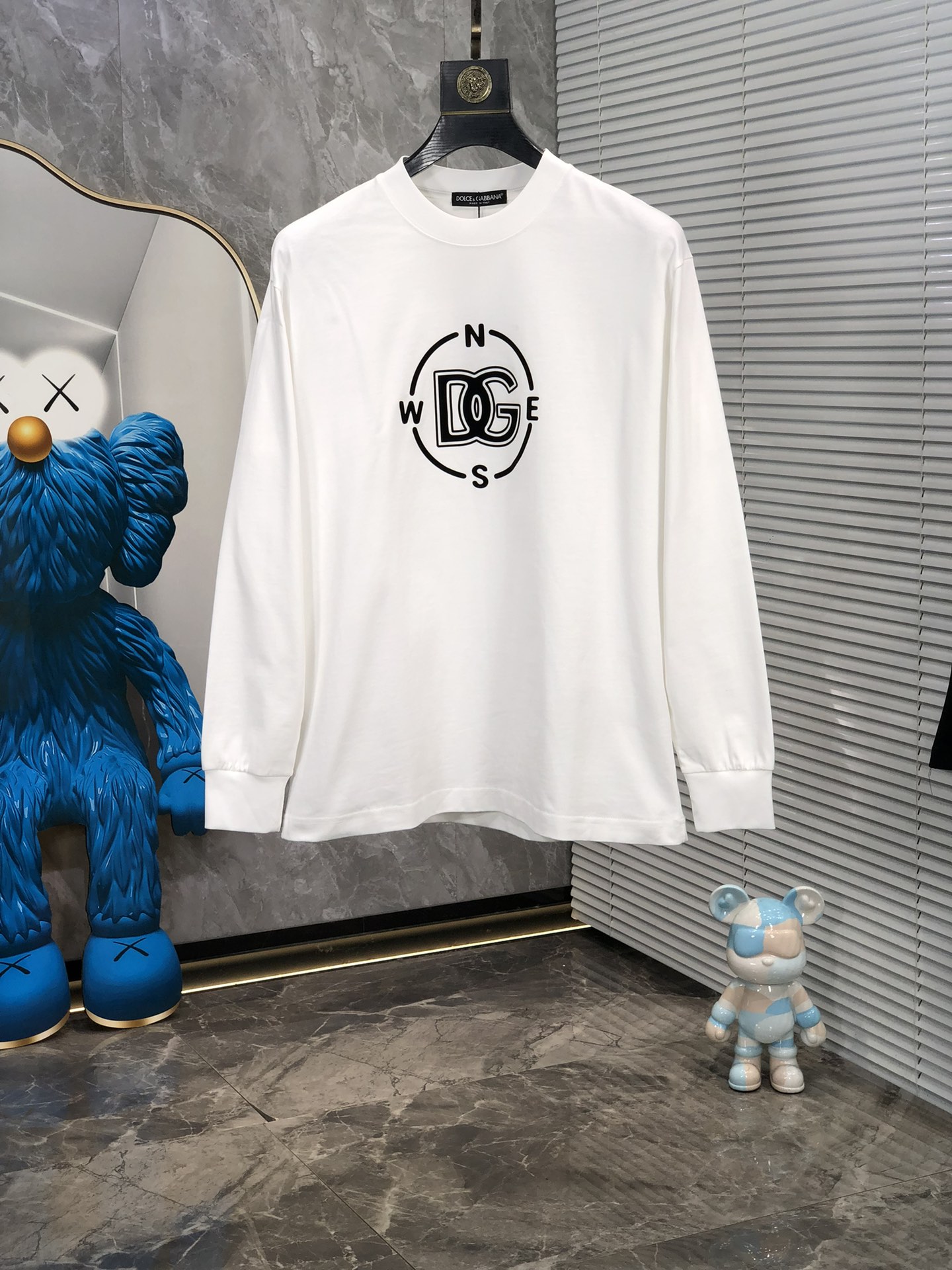 。D&G 。Ss秋冬单季长袖特供纯棉长T，基础衣橱神器， 休闲百搭必备款）做工走线质感一流，b常规欧货
