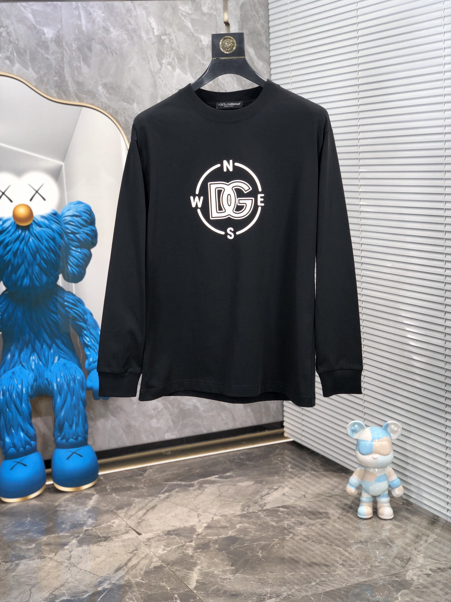  。D&G 。Ss秋冬单季长袖特供纯棉长T，基础衣橱神器， 休闲百搭必备款）做工走线质感一流，b常规欧货