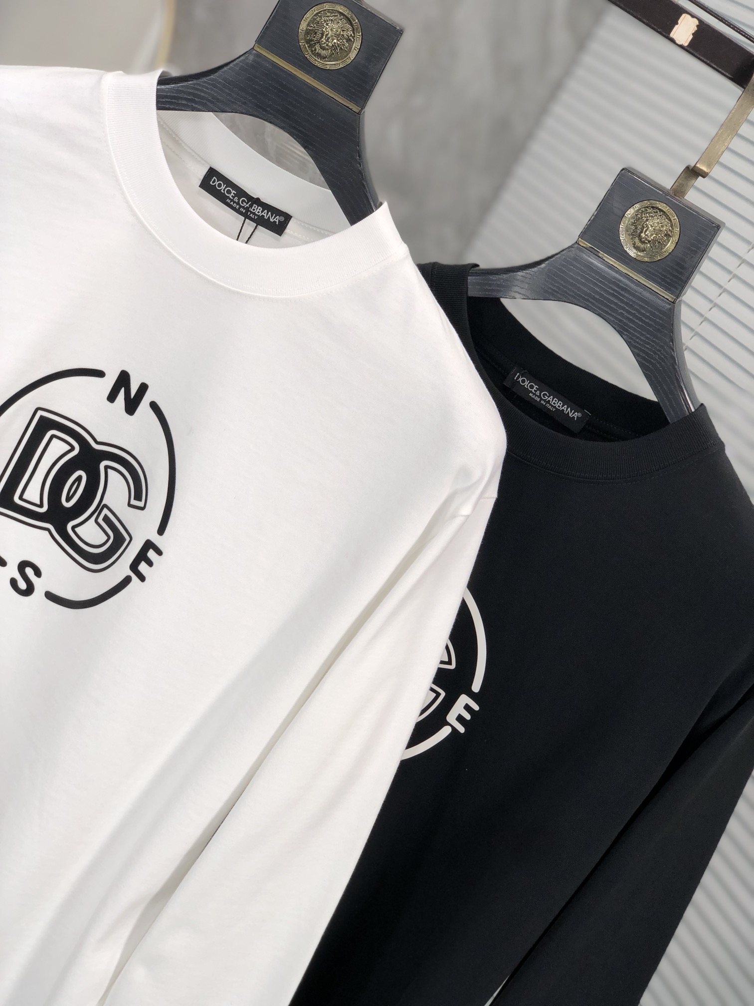  。D&G 。Ss秋冬单季长袖特供纯棉长T，基础衣橱神器， 休闲百搭必备款）做工走线质感一流，b常规欧货