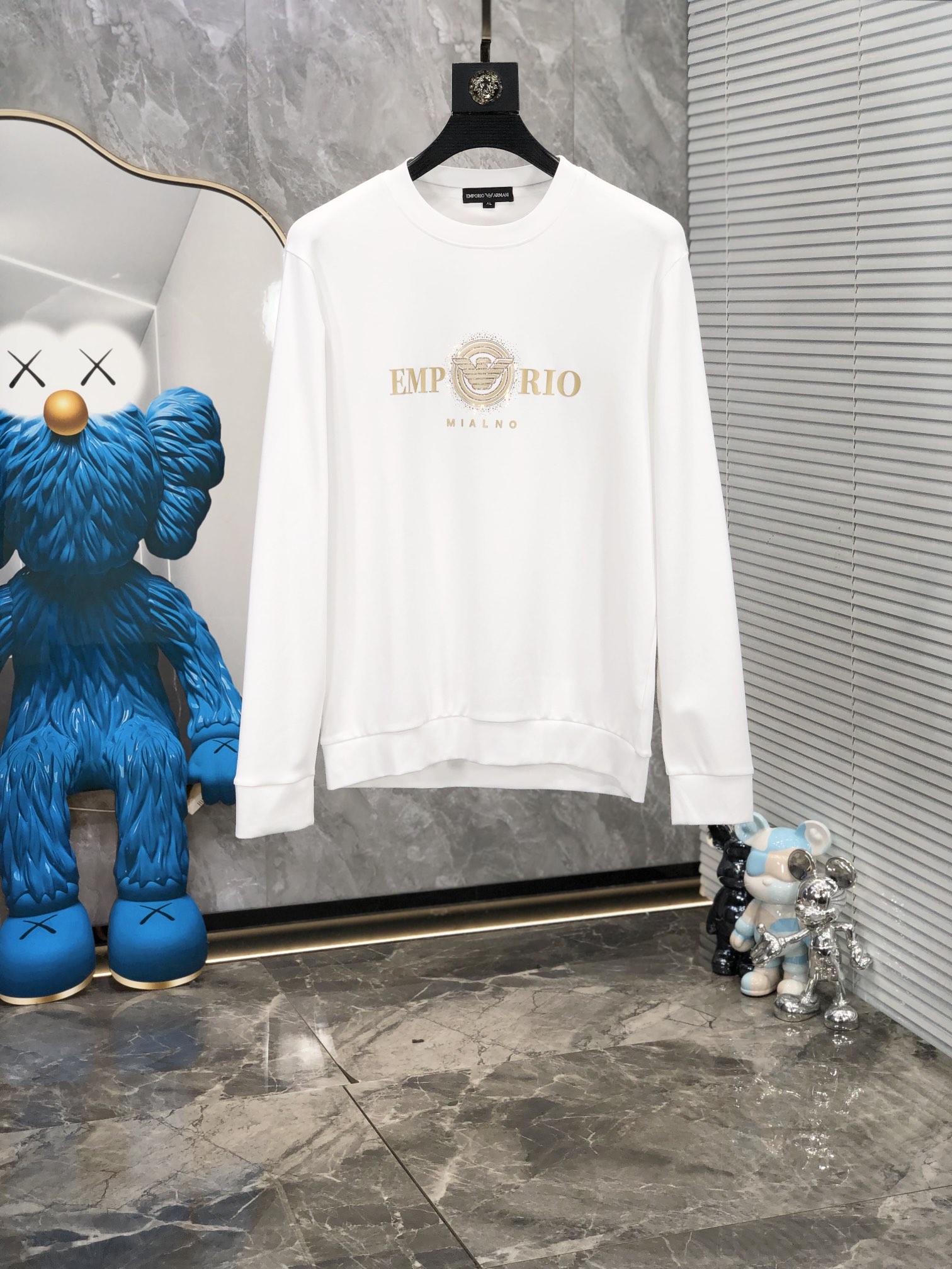 NO:124856,.Amani. 2025 early spring high-end customization. Latest sweatshirt. High-end exquisite and not exaggerated, fashionable and casual round neck style, customized mulberry silk cotton!  Technology fabric, L custom original thread, extremely high grade, exquisite craftsmanship, handsome upper body, size m-xxxL.m wear 175/130 catties, armani, hoodie, sweatshirts, alexander wang19860909.阿玛尼.2025早春高端定制. 最新卫衣.高端精致且不浮夸,d时尚休闲圆领款,定制桑蚕丝棉！科技面料,L定制原版螺纹,档次极高,工艺精湛,上身帅到爆,尺码m-xxxL.m穿175/130斤,,armani,hoodie,sweatshirts,alexander wang,Men's clothing