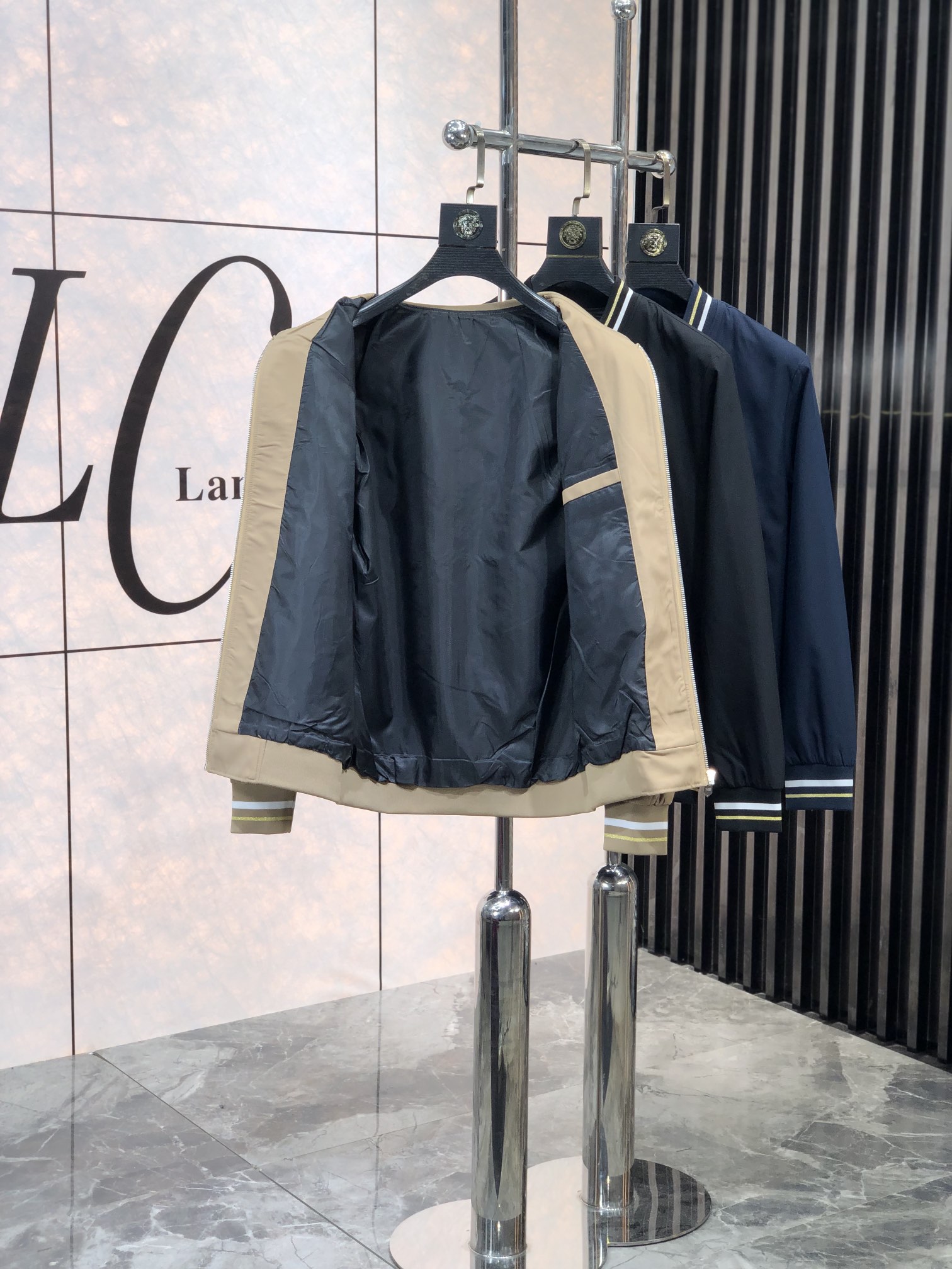 。爱马仕。新品发售夹克外套，休闲日常穿搭！上身修饰身形、将时装美学和新都市商务休闲概念完美融合，通体将意