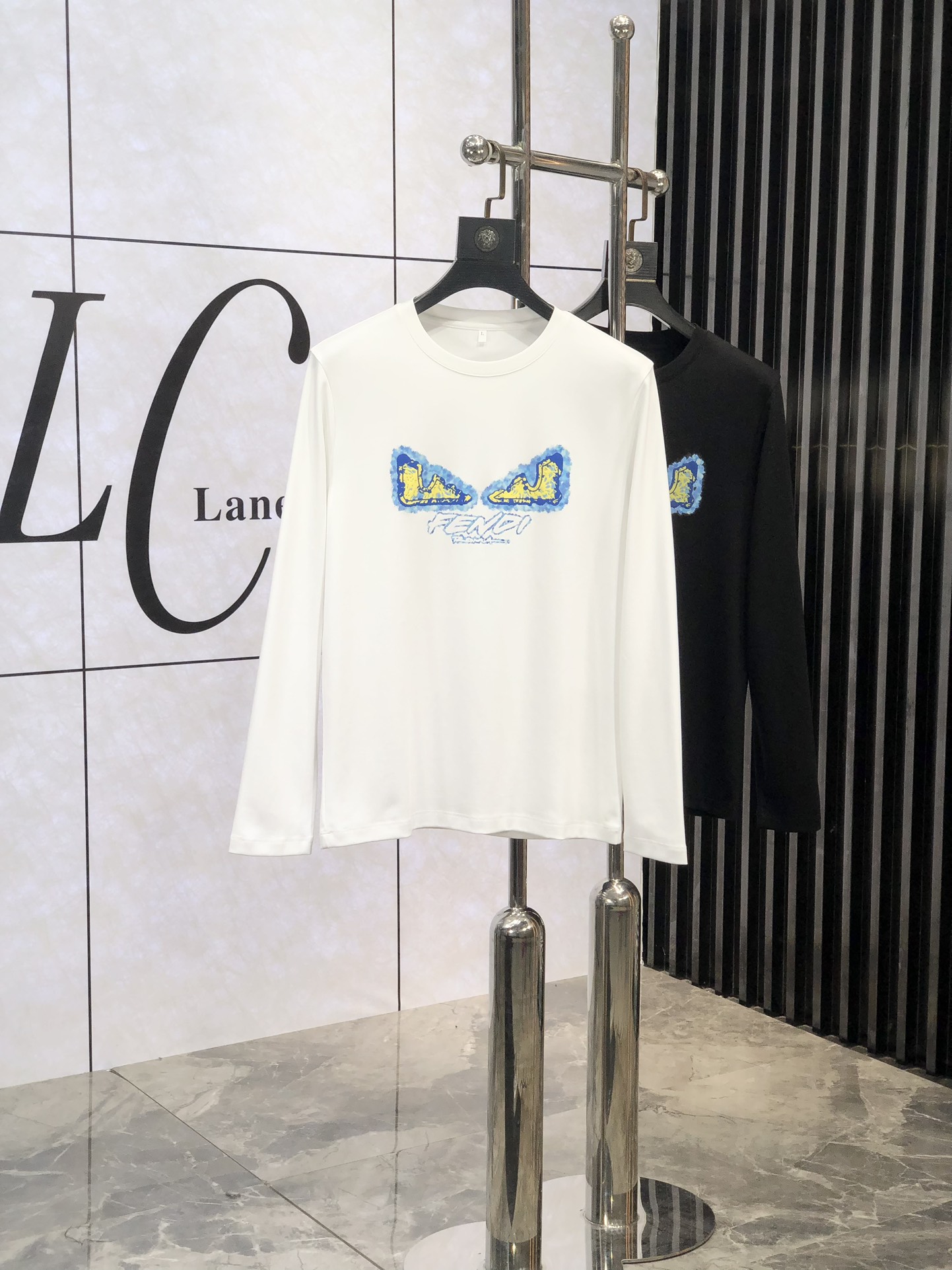 NO:119878,..Fendi. Wear 200 catties. High-end quality 25SS early spring new base sweatshirt adopts jade silk cotton 1f quality, moderate thickness, high comfort, washable and wearable, autumn items, good winter base products, must be spare for two pieces. Special recommendations from relatives and friends, gifts are also the best choice!  Count.m-5xL.L wears 175/130 catties, fendi, hoodie, sweatshirts, alexander wang19860909..芬迪.穿200斤.高端品质 25SS早春新品打底卫衣 采用玉蚕丝棉 1f质量杠杠的 厚度弹性适中 舒适性高 耐洗耐穿 秋季单品 冬季打底佳品 务必人手两件备用 亲戚好友特别推荐款 送礼也是最佳选择！ 码数.m-5xL.L穿175/130斤,,fendi,hoodie,sweatshirts,alexander wang,Men's clothing