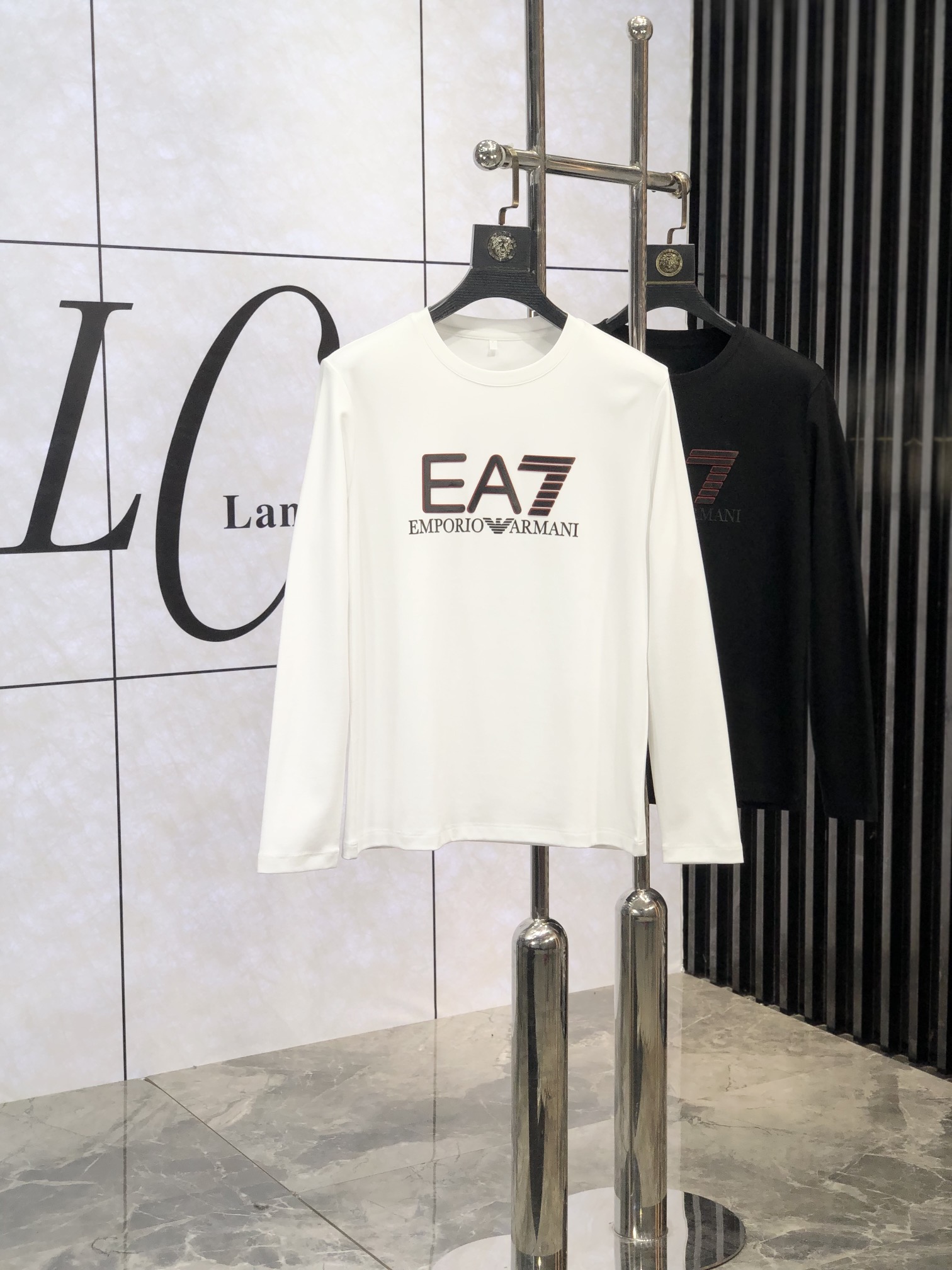 NO:119891,..Amani. Wear 200 catties. High-end quality 25SS early spring new base sweatshirt adopts jade silk cotton 1f quality, moderate thickness, high comfort, washable and durable, autumn items, good winter base products, must be spare for two pieces. Special recommendations from relatives and friends. Gift gifts are also the best choice!  Count.m-5xL.L wears 175/130 catties, armani, hoodie, sweatshirts, alexander wang19860909..阿玛尼.穿200斤.高端品质 25SS早春新品打底卫衣 采用玉蚕丝棉 1f质量杠杠的 厚度弹性适中 舒适性高 耐洗耐穿 秋季单品 冬季打底佳品 务必人手两件备用 亲戚好友特别推荐款 送礼也是最佳选择！ 码数.m-5xL.L穿175/130斤,,armani,hoodie,sweatshirts,alexander wang,Men's clothing