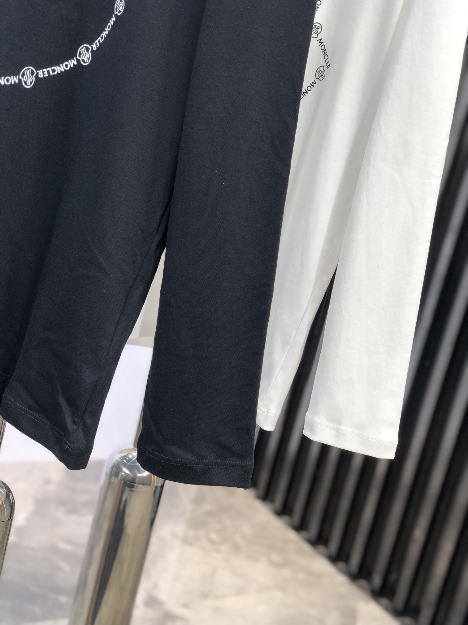 。蒙口 。高端品质 秋冬新品打底卫衣
采用24年🔥🔥🔥克重300g人棉 3质量杠杠的          