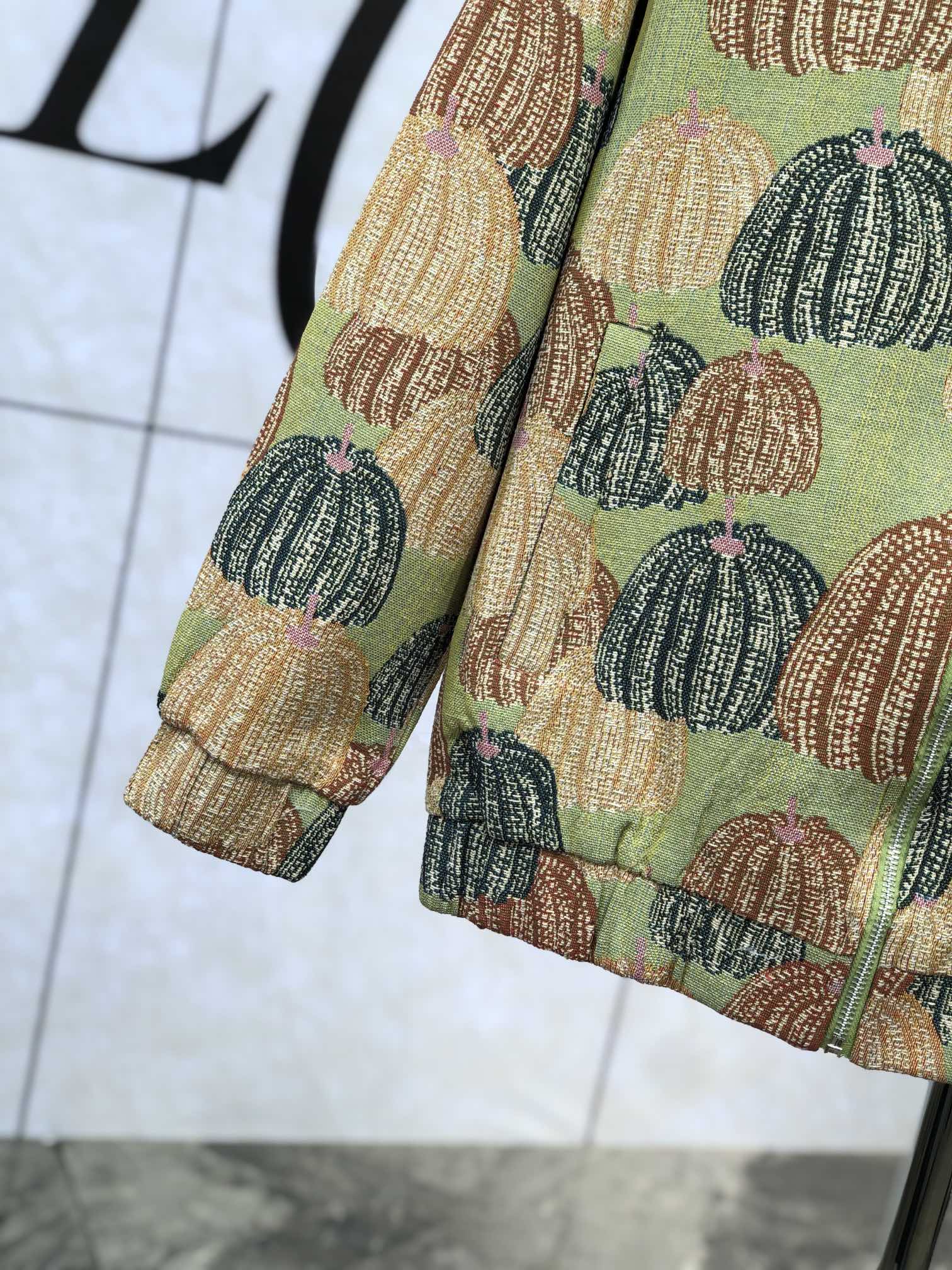 。LV。新品发售夹克外套，休闲日常穿搭！上身修饰身形、将时装美学和新都市商务休闲概念完美融合，通体将意式