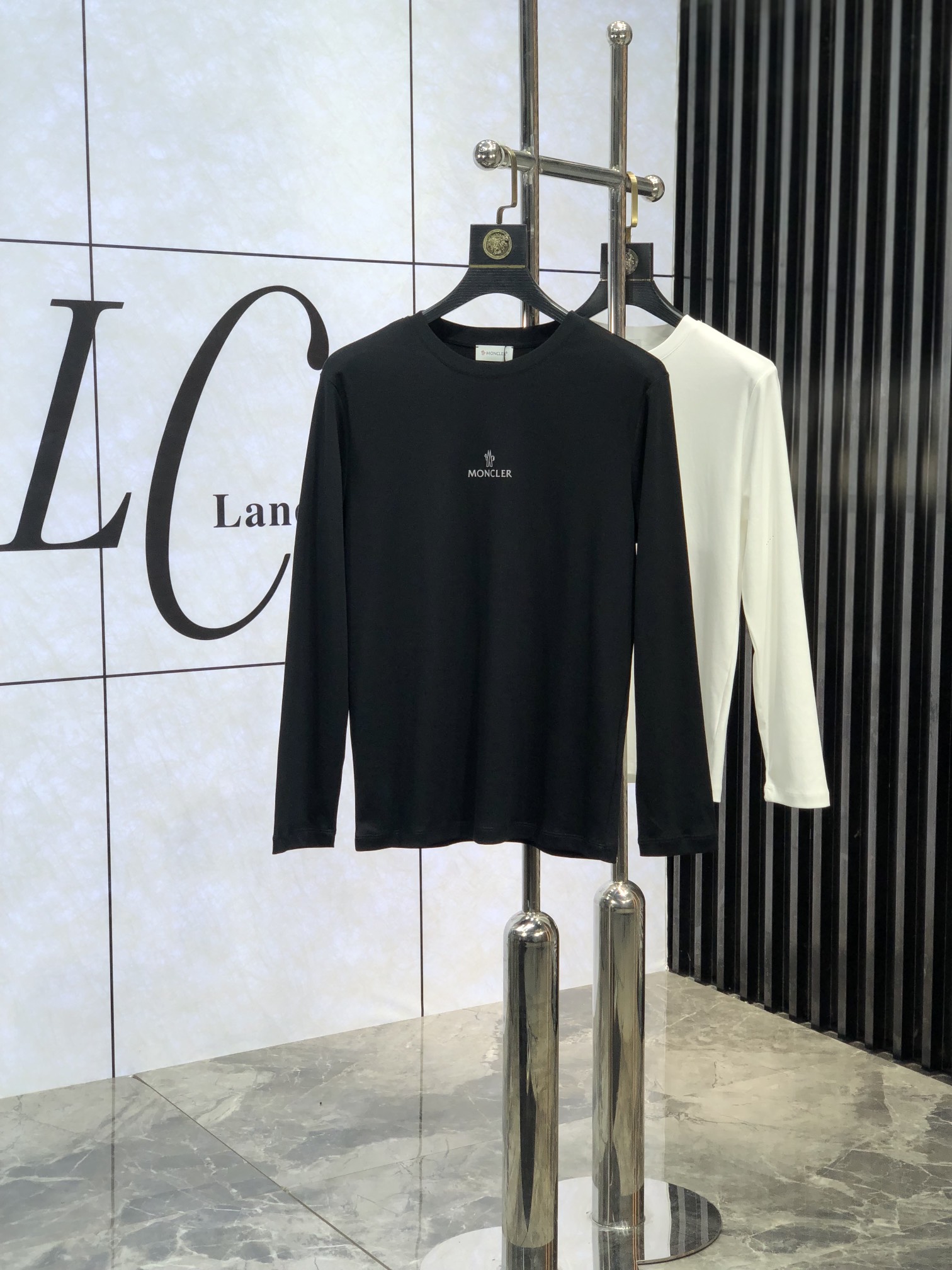 NO:116658,..The mask.High-end quality 25SS early spring new base sweatshirt adopts 25 grams of 300g cotton, 3 quality, moderate thickness, high comfort, washable and durable, autumn items, good winter base products, must be spare for two pieces. Special recommendations from relatives and friends, gifts are also the best choice!  Count.m-xxxL.m wear 175/130 catties, Moncler, hoodie, sweatshirts, alexander wang19860909..蒙口.高端品质 25SS早春新品打底卫衣 采用25年克重300g人棉 3质量杠杠的 厚度弹性适中 舒适性高 耐洗耐穿 秋季单品 冬季打底佳品 务必人手两件备用 亲戚好友特别推荐款 送礼也是最佳选择！ 码数.m-xxxL.m穿175/130斤,,Moncler,hoodie,sweatshirts,alexander wang,Men's clothing