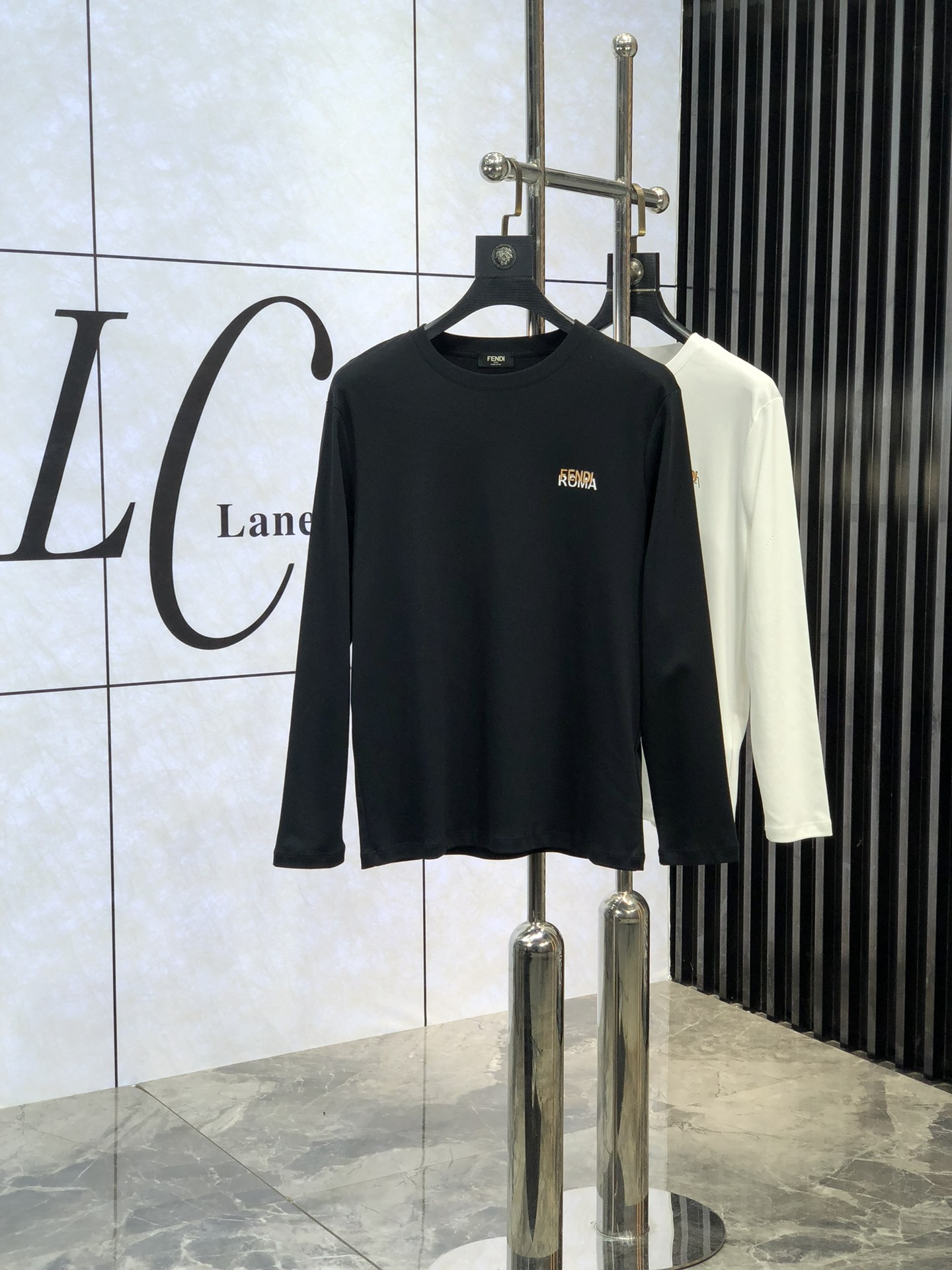 NO:116664,..Fendi. High-end quality 25SS early spring new base sweatshirt uses 25-year gram weight 300g cotton 3 quality 3 moderate thickness elasticity, high comfort, wash-resistant and wearable. Autumn items, winter base products, must be spare for two pieces. Special recommendations from relatives and friends. Gifts are also the best choice!  Count.m-xxxL.m wear 175/130 catties, fendi, hoodie, sweatshirts, alexander wang19860909..芬迪.高端品质 25SS早春新品打底卫衣 采用25年克重300g人棉 3质量杠杠的 厚度弹性适中 舒适性高 耐洗耐穿 秋季单品 冬季打底佳品 务必人手两件备用 亲戚好友特别推荐款 送礼也是最佳选择！ 码数.m-xxxL.m穿175/130斤,,fendi,hoodie,sweatshirts,alexander wang,Men's clothing