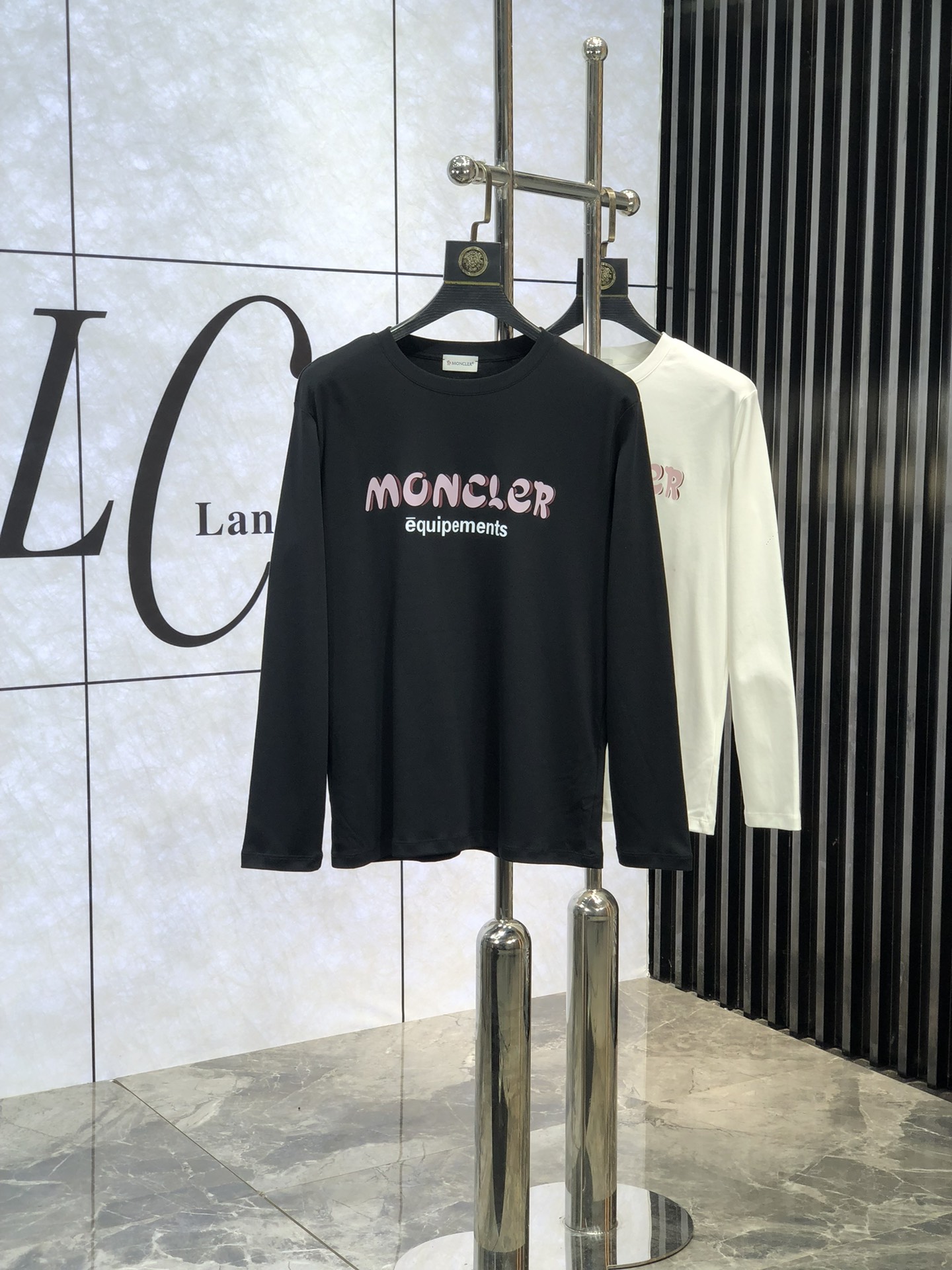 NO:116655,..The mask.High-end quality 25SS early spring new base sweatshirt uses 25 grams of 300g cotton, 3 quality, moderate thickness, high comfort, washable and durable, autumn items, good winter base products, must be spare for two pieces. Special recommendations from relatives and friends, gifts are also the best choice!  Count.m-xxxL.m wear 175/130 catties, Moncler, hoodie, sweatshirts, alexander wang19860909..蒙口.高端品质 25SS早春新品打底卫衣 采用25年克重300g人棉 3质量杠杠的 厚度弹性适中 舒适性高 耐洗耐穿 秋季单品 冬季打底佳品 务必人手两件备用 亲戚好友特别推荐款 送礼也是最佳选择！ 码数.m-xxxL.m穿175/130斤,,Moncler,hoodie,sweatshirts,alexander wang,Men's clothing