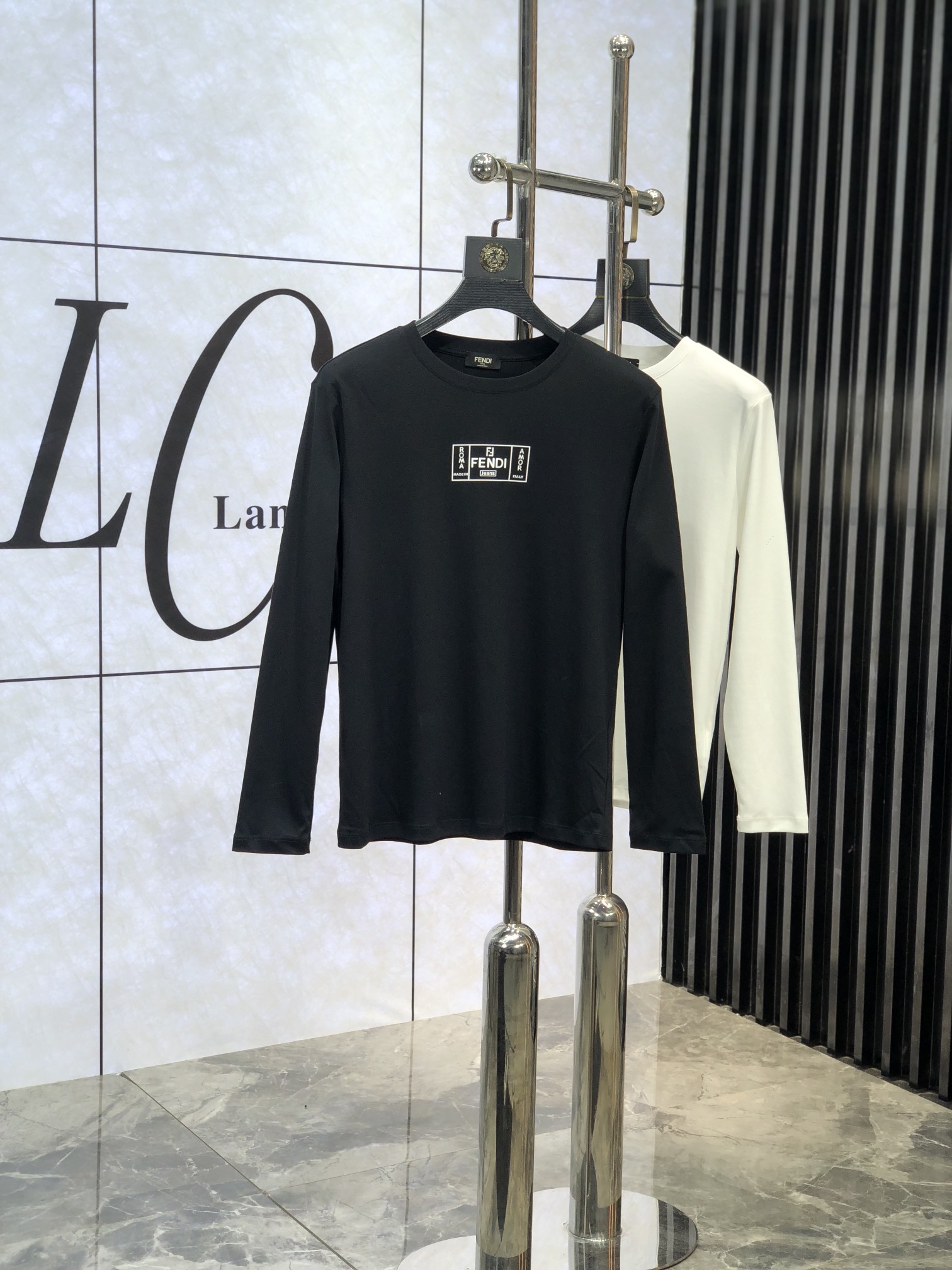 NO:116659,..Fendi. High-end quality 25SS early spring new base sweatshirt uses 25 grams of 300g cotton, 3 quality, moderate thickness, high comfort, washable and durable, autumn items, good winter base products, must be spare for two pieces. Special recommendations from relatives and friends, gifts are also the best choice!  Count.m-xxxL.m wear 175/130 catties, fendi, hoodie, sweatshirts, alexander wang19860909..芬迪.高端品质 25SS早春新品打底卫衣 采用25年克重300g人棉 3质量杠杠的 厚度弹性适中 舒适性高 耐洗耐穿 秋季单品 冬季打底佳品 务必人手两件备用 亲戚好友特别推荐款 送礼也是最佳选择！ 码数.m-xxxL.m穿175/130斤,,fendi,hoodie,sweatshirts,alexander wang,Men's clothing