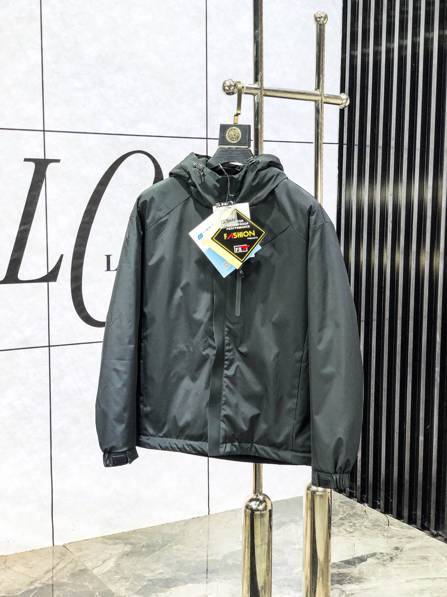 NO:600055,.Kaile Stone. 2025 autumn and winter new down jacket. All details of custom-developed hardware accessories are fully processed!  The upper body effect of the version is great!  Versatile, fashionable and handsome!  D national standard 90 imported white duck down filling!  The original memory silk fabric at the counter has a straight and stylish texture, keeping you warm and not bulky!  The upper body is great. Size L-5xL.175/130,,jackets & coats,down jacket,alexander wang19860909.凯乐石.2025秋冬新款羽绒外套.定制开发五金配件所有细节处理全面到位 ！版型上身效果超赞！百搭时髦又帅气！D国标90进口白鸭绒填充！专柜原版记忆丝面料质感立挺有型,保暖拒绝臃肿！上身超赞.尺码L-5xL.175/130,,jackets & coats,down jacket,alexander wang,Men's clothing