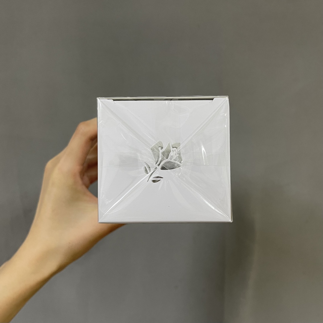 Alexander McQueen Haute Couture Couture Beauty Luxury Skincare Cosmetics 2