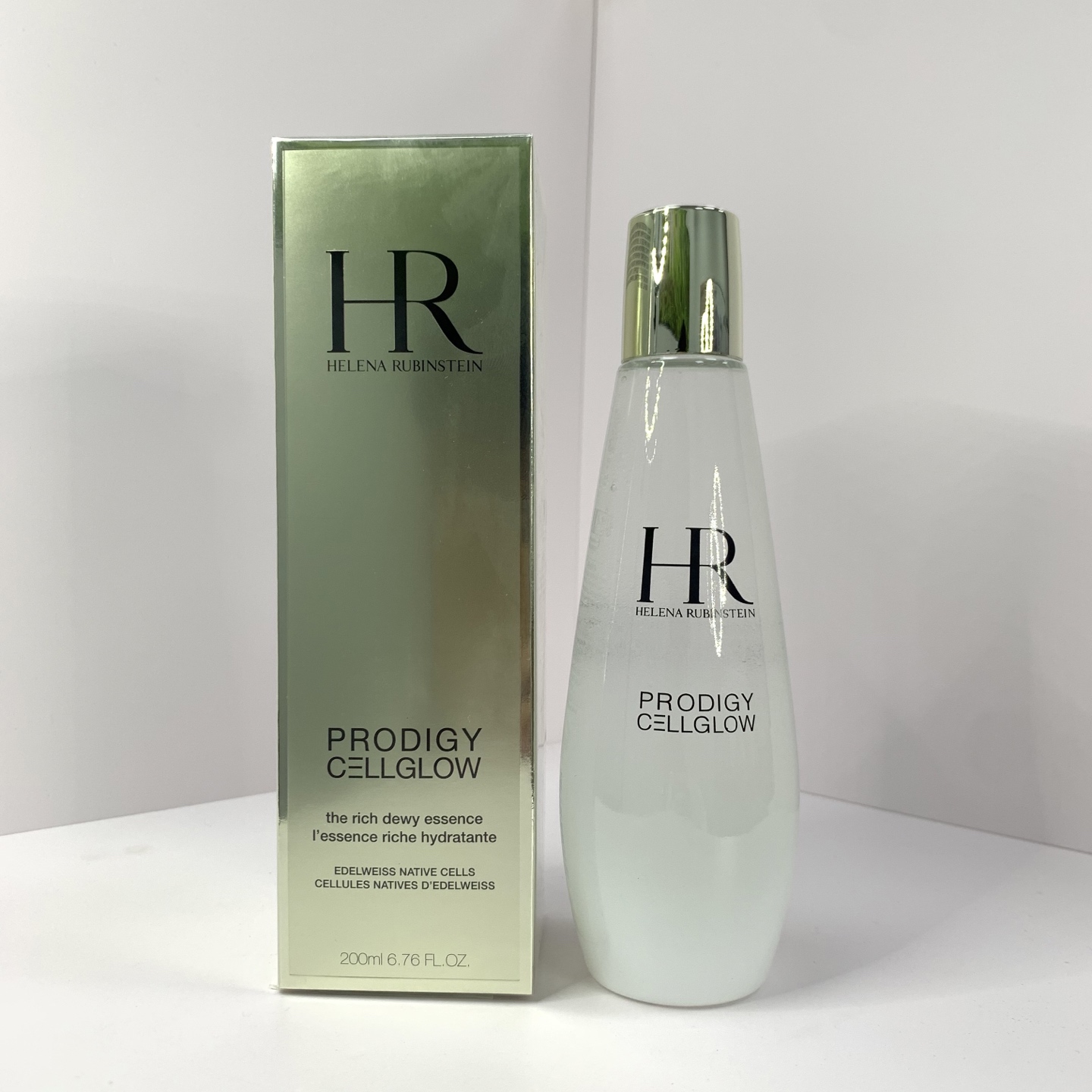 26！老版HR赫莲娜小露珠200ml/，hr赫莲娜高光水小露水(小露珠）👊超凡的防御机制和修复能力，以"高光著称"不仅仅局限于其他护肤品的单纯美白，而是在普通美白的基础上更是肌肤就像打了高光一样🌞🌞简单来说功效是修复紧致提亮太棒了.…