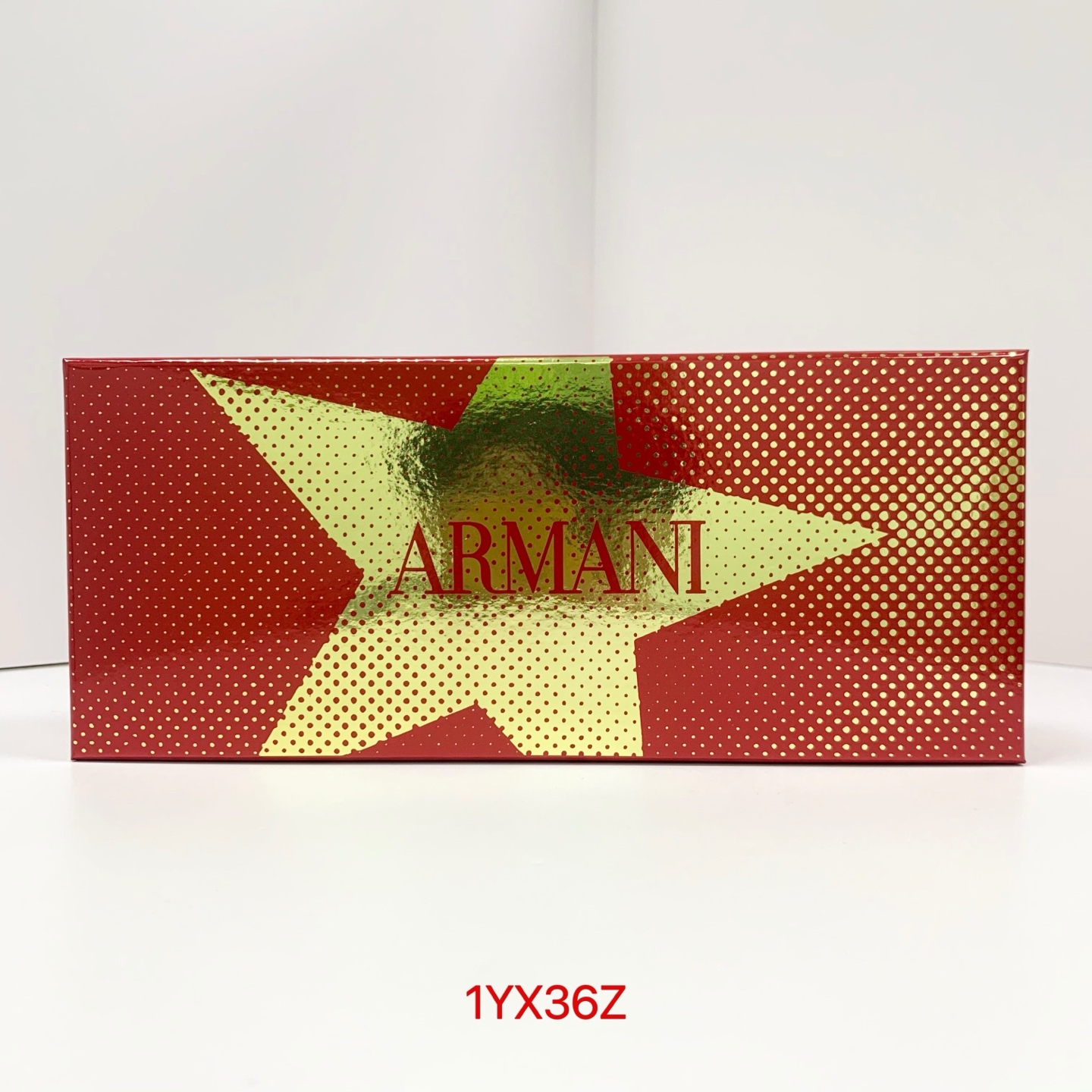 45！Armani挚爱香水小样4件套/长盒款🔜实拍📸现货❗️1YX36Z编码！Armani圣诞Q版挚爱香水四件套4×7ml不带喷头，涂抹式‣外貌已经很美啦，用起来感觉要比基本款要浓一丢丢，真情流露(红瓶)是木调的花果香，喷起来给人一种…