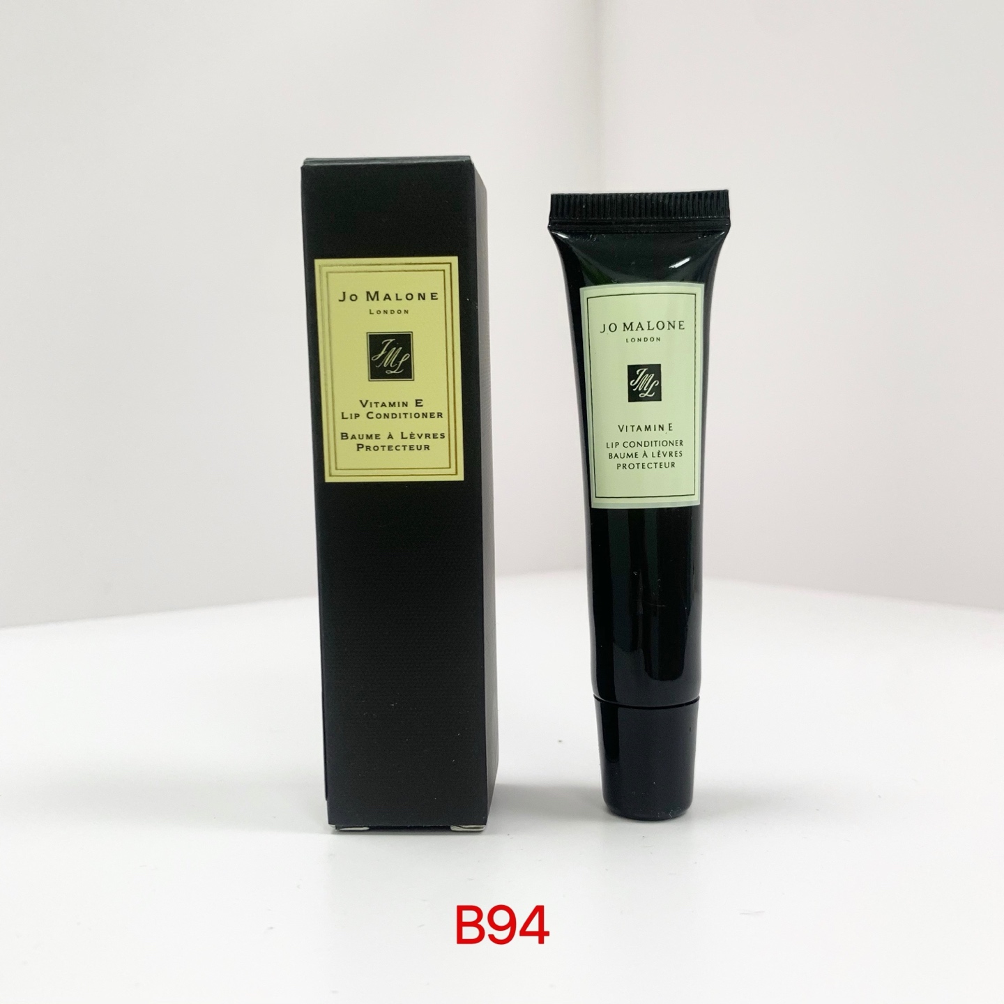 22！（下单备注：祖马龙唇膏） ✍️祖马龙VE润唇膏15ml🔜 可配中文标✔Jo Malone祖玛珑祖马龙VE润唇膏15ml维他命E补水保湿修复唇膏。