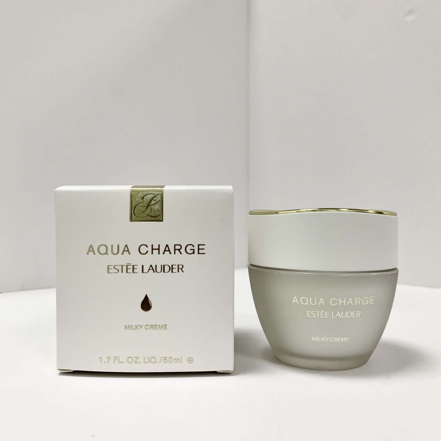 32! Nueva crema hidratante autohidratante Estée Lauder 50g🔜Foto real📷Disponible❗️Código B35! Nueva serie de cuidado d…
