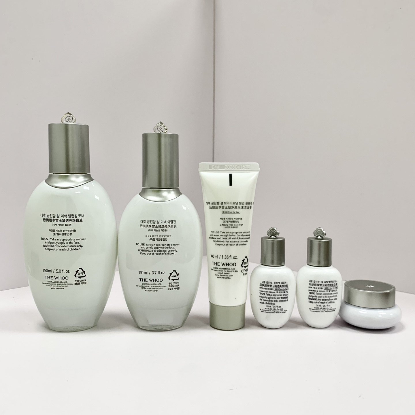 155💰
WHOO后雪美白pro六件套！内含：水150ml，乳液110ml，洁面20ml，面霜10ml，水乳中样各20ml。