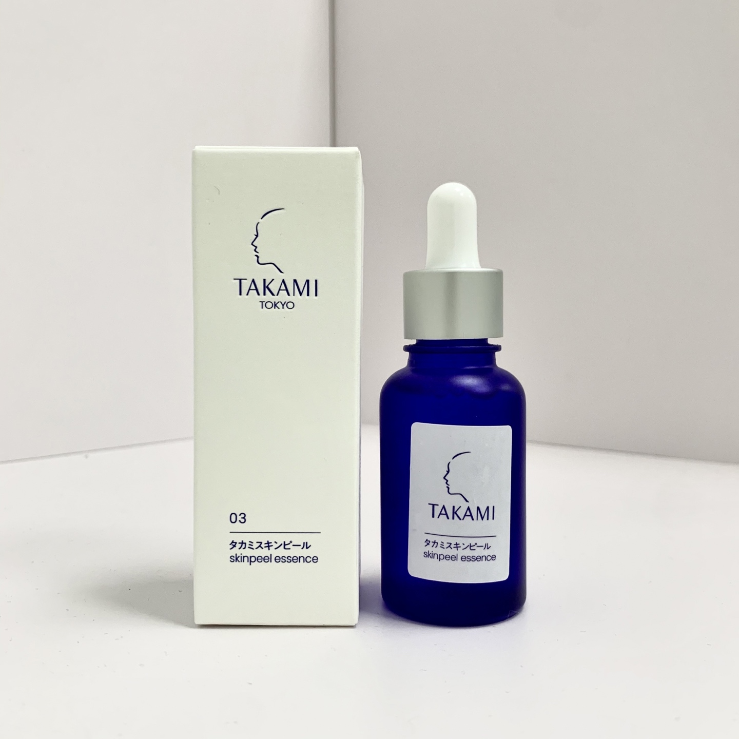 26! (Nota al hacer el pedido: New version Takami pequeño frasco azul esencia 30ml) New version Takami pequeño frasco az…