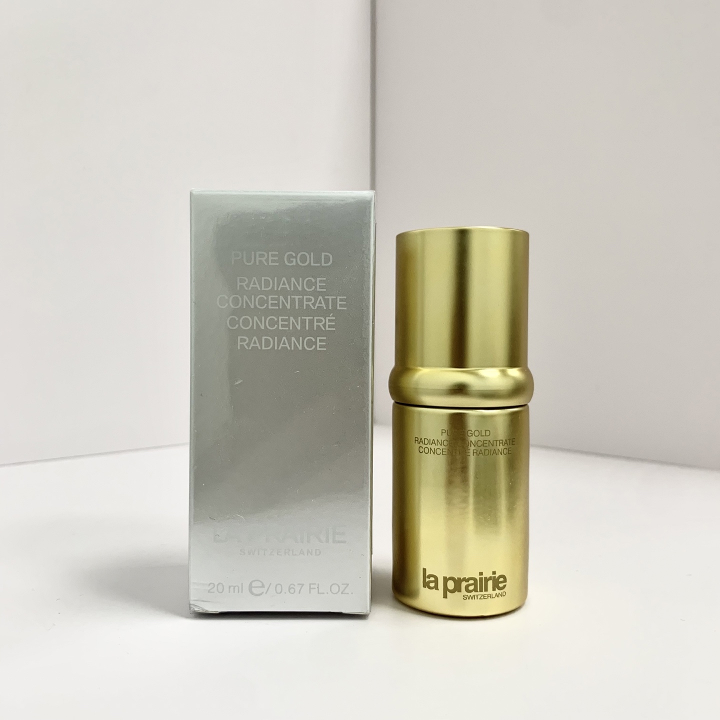35！（下单备注：莱珀妮黄金精华20ml） 莱伯妮金颜黄金精华液20ml中样🔜可配中文标！La Prairie莱伯妮LP黄金精华液20ml中样！晶莹系列的明星产品。含纯金成分，能完全被肌肤吸收不是停留在表面。还有多种胜肽复合物，协同作用…