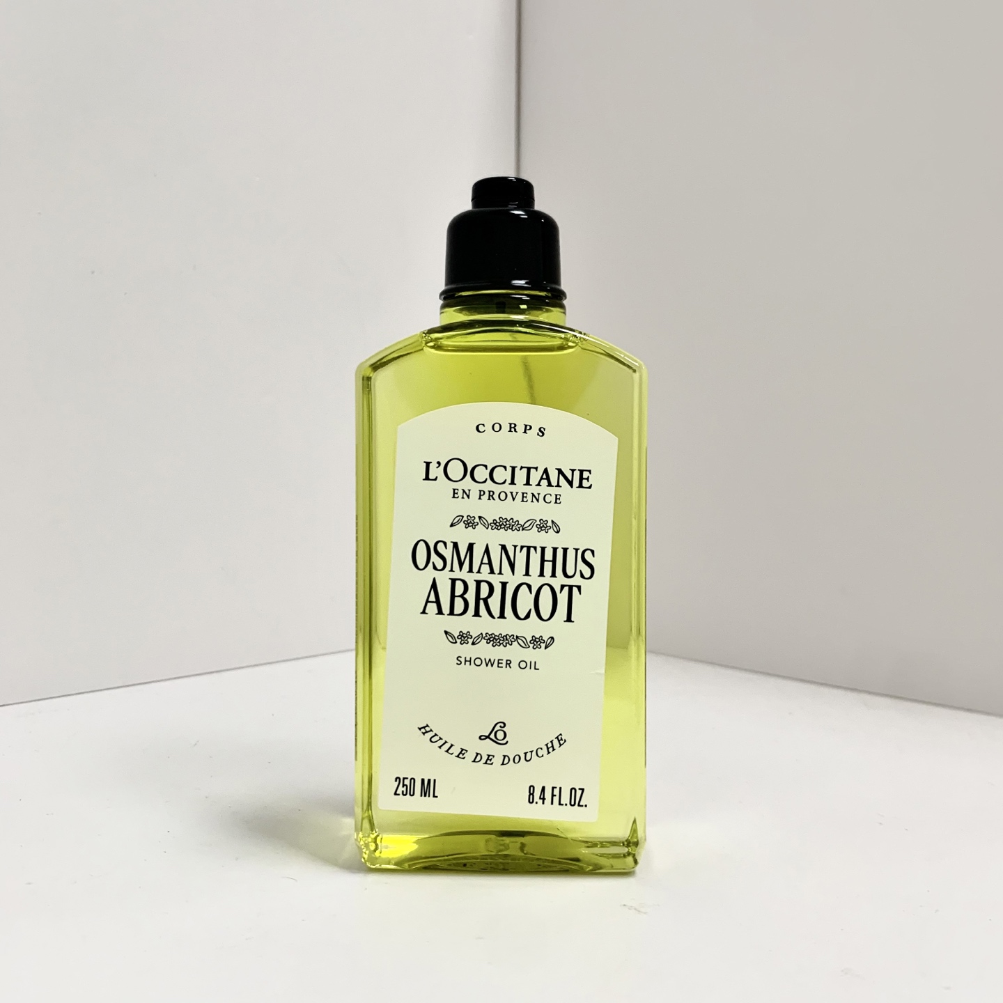 30! (Nota del pedido: aceite de baño de luna de Osmanthus de L'Occitane) ✍ Aceite de baño de luna de Osmanthus de L'Occ…