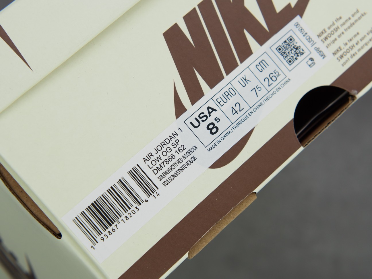 PK4.0性价比版本-TravisScottxAirJordan1ReverseMocha倒钩摩卡棕白低