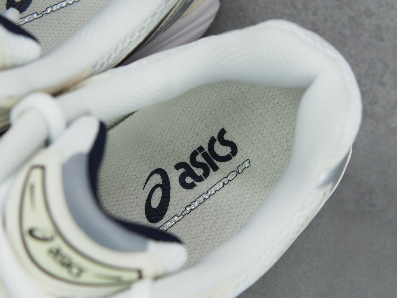 AsicsGel-Kayano14复古舒适织物合成革减震防滑耐磨低帮休闲跑步鞋白黑银2411货号1203