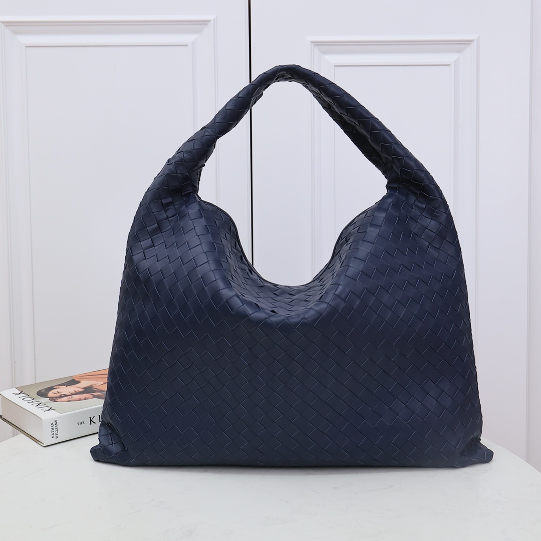 Bottega Veneta Intrecciato Large Handbag Dark Blue