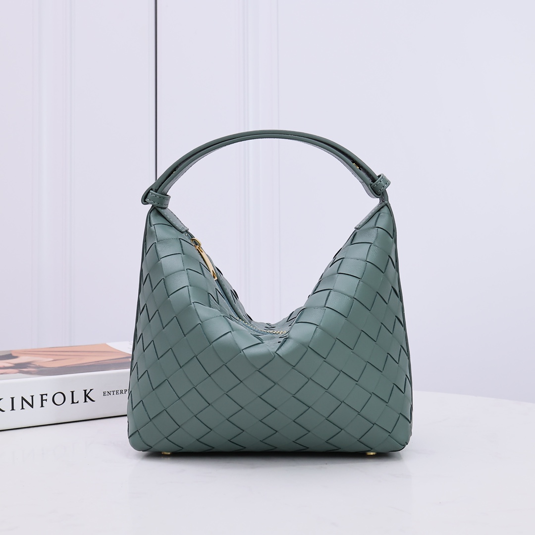 Bottega Veneta Wallace lunch box bag woven lambskin adjustable handle