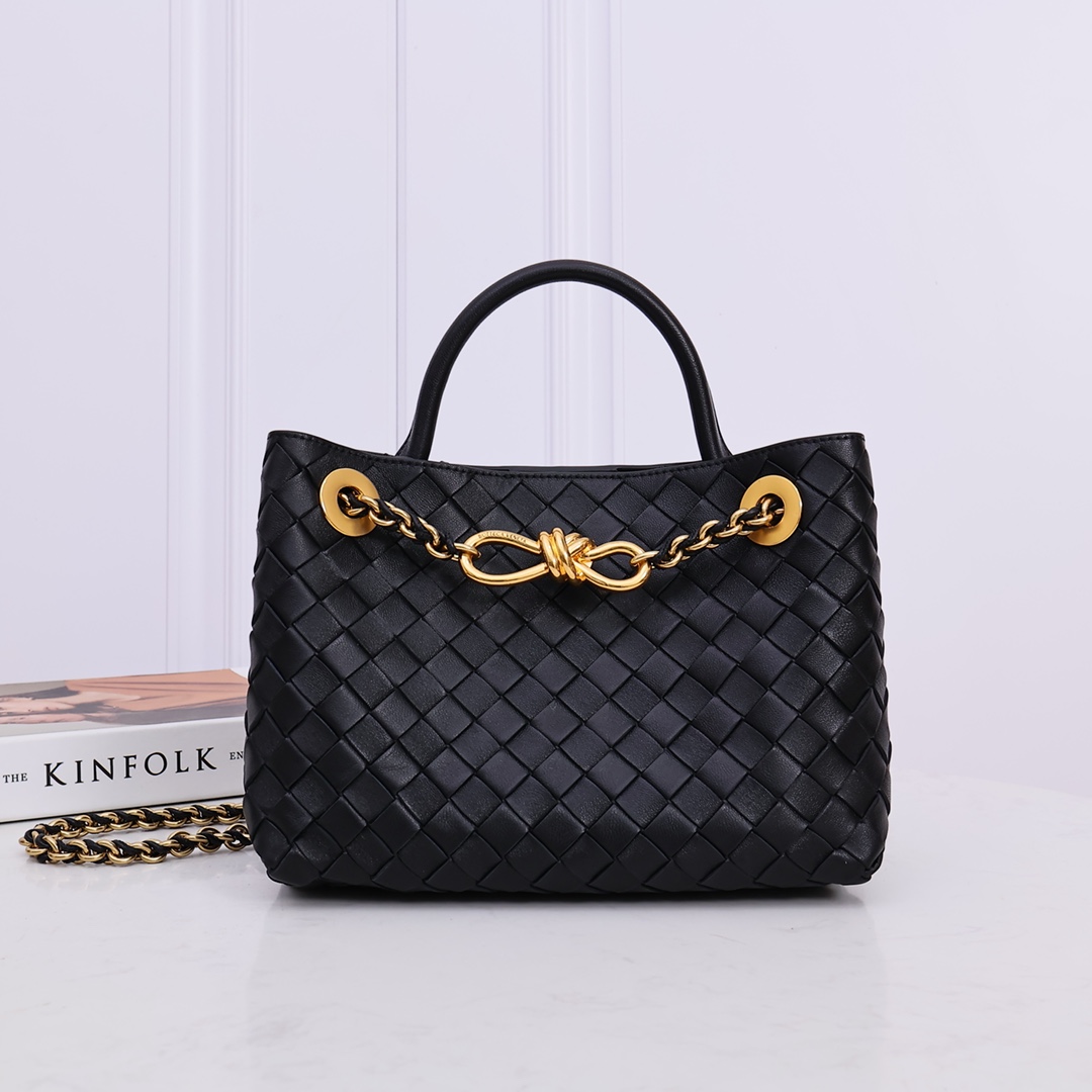 Bottega Veneta Andiamo Chain Bag Woven Handbag