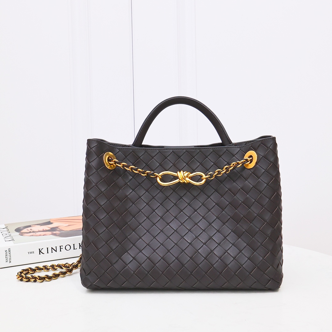 Bottega Veneta Andiamo Chain Bag Woven Handbag
