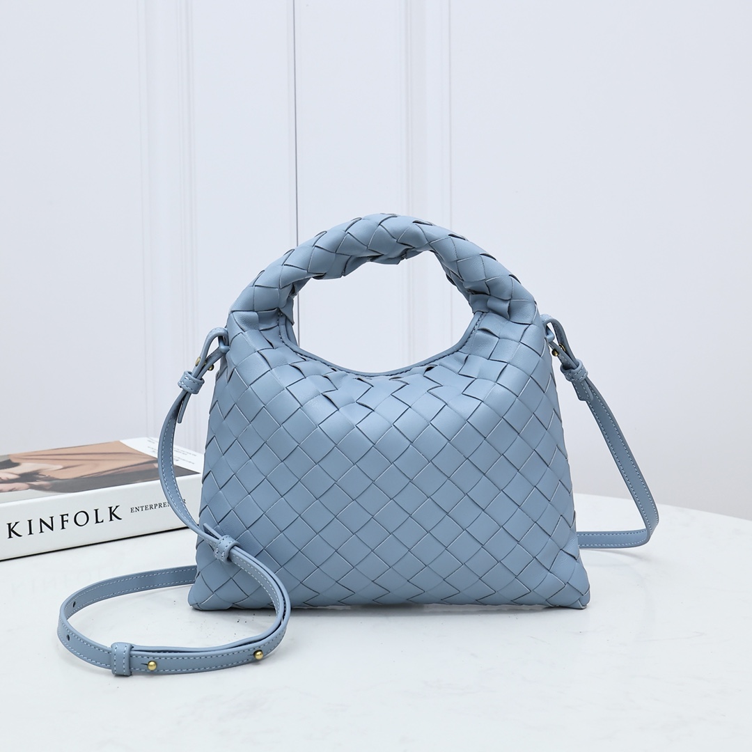 Mini Hop Woven Handbag Crossbody Bag
