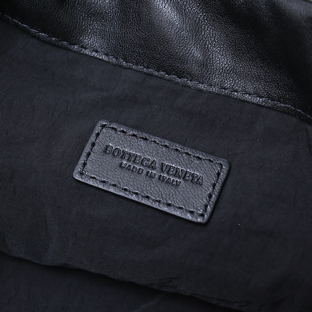 Bottega Veneta Style Black Nylon Shoulder Bag style reference detail image 6 from source 771776