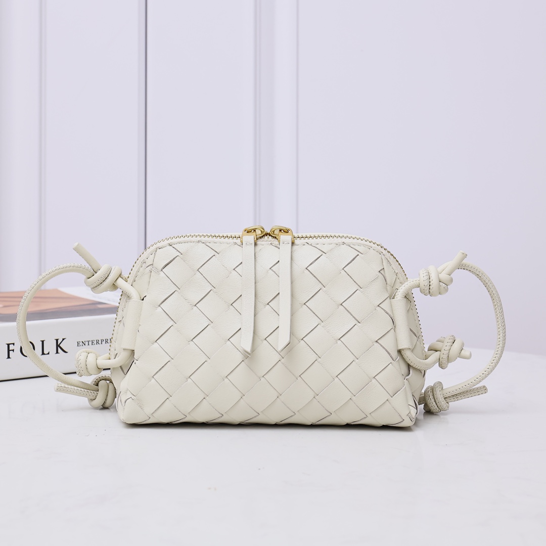 Bottega Veneta Style Crossbody Bag Bags Crossbody Bag detail image 1 from source 771788