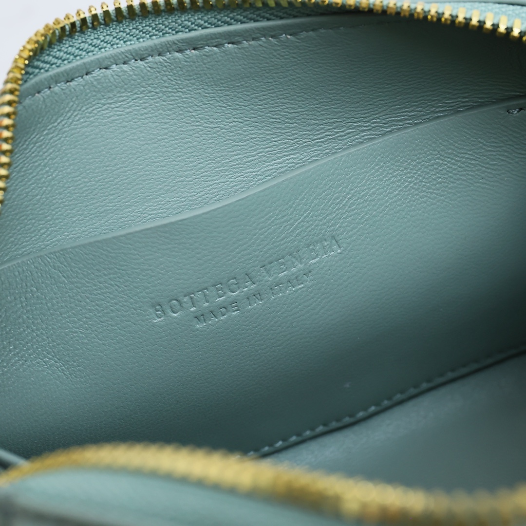 Bottega Veneta Style Green Crossbody Bag style reference detail image 6 from source 771789