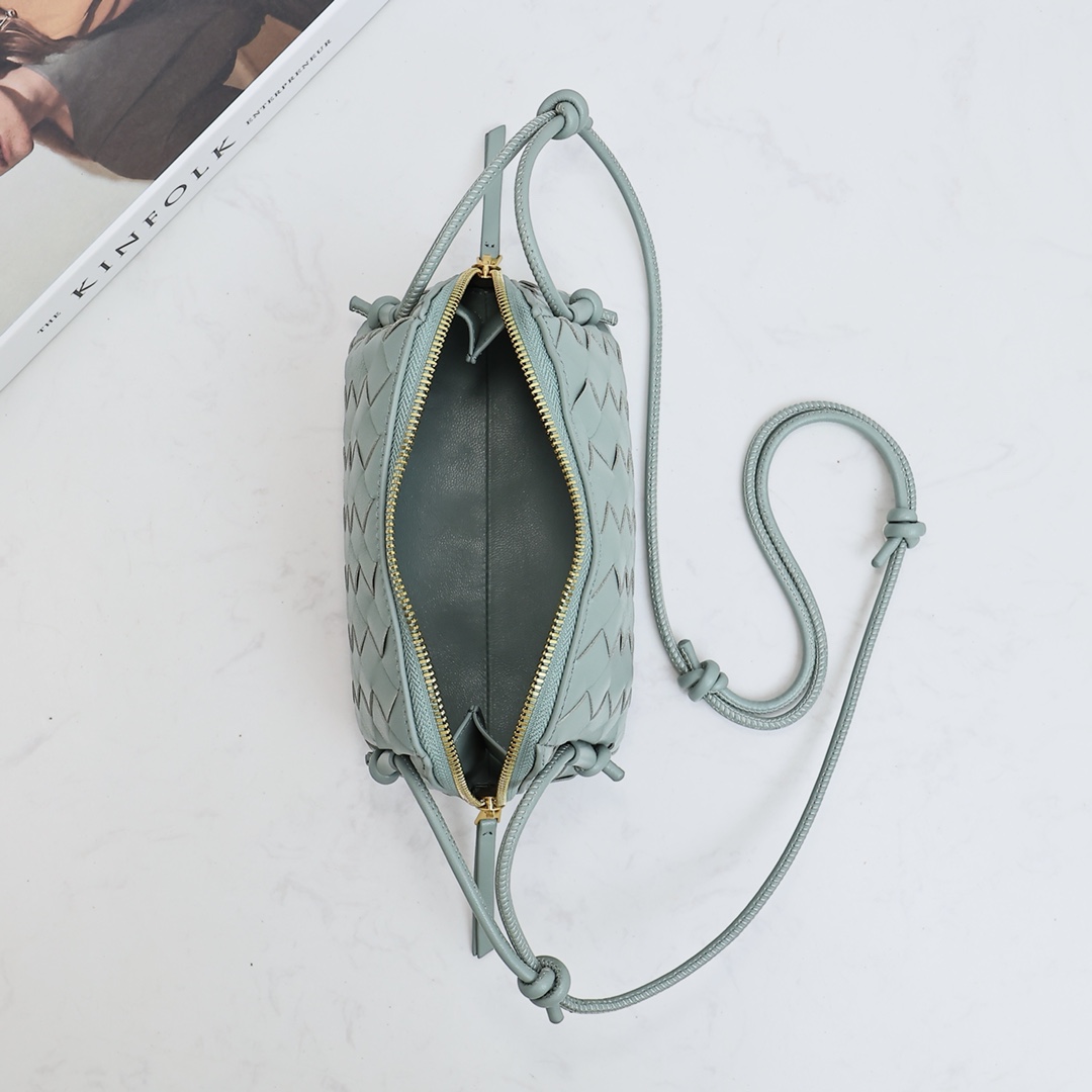 Bottega Veneta Style Green Crossbody Bag style reference detail image 5 from source 771789