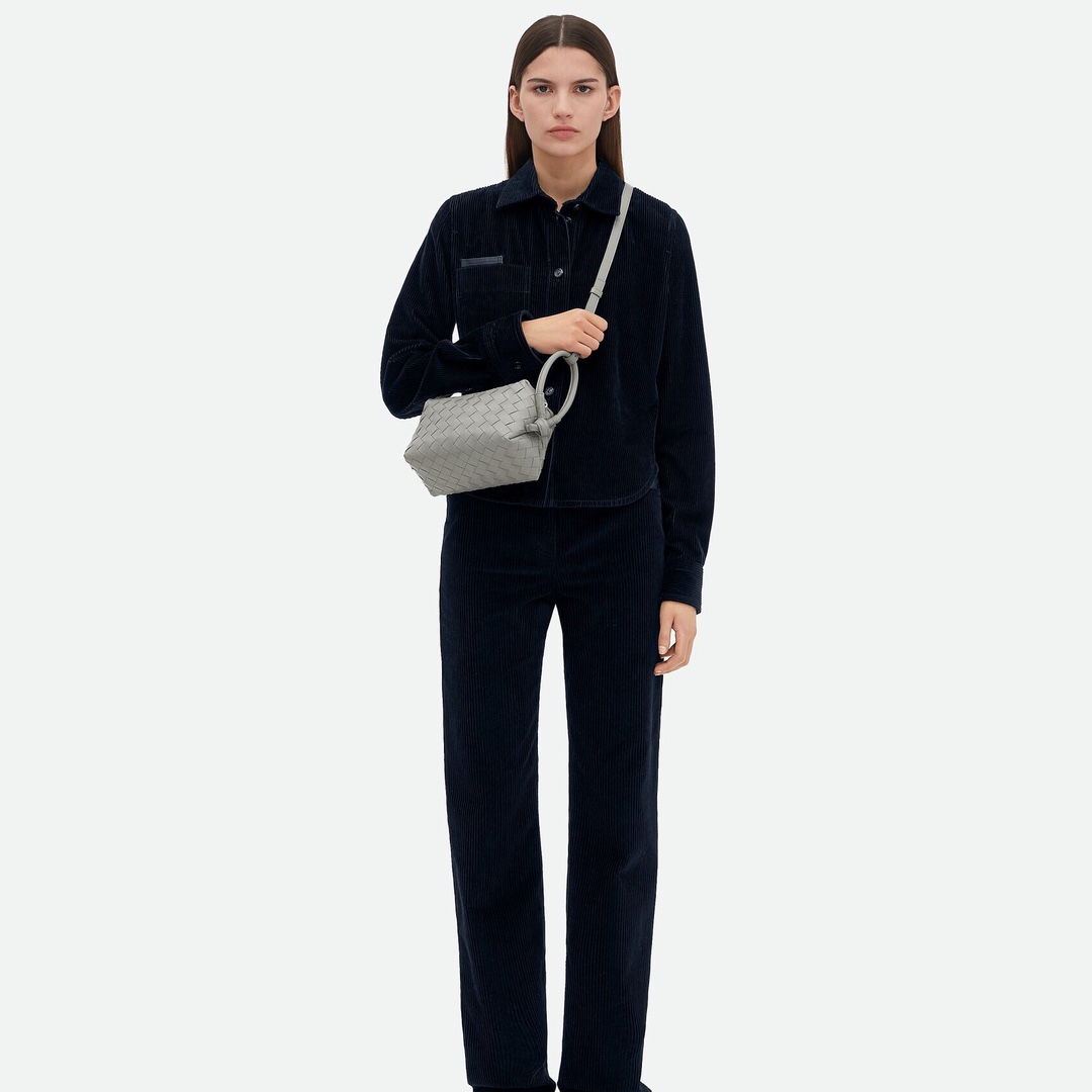 Bottega Veneta Style Grey Camera Bag style reference detail image 7 from source 771811